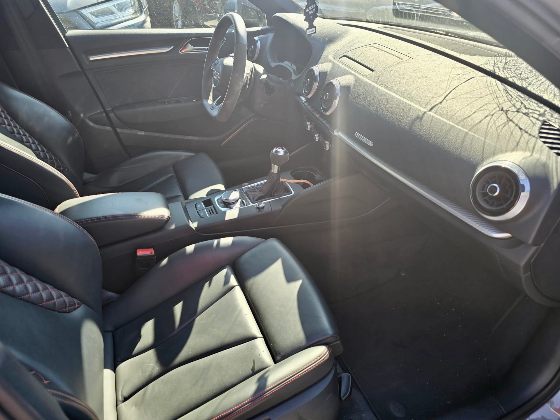 AUDI RS3 Limousine 2.5 TSI quattro S-tronic-image-10