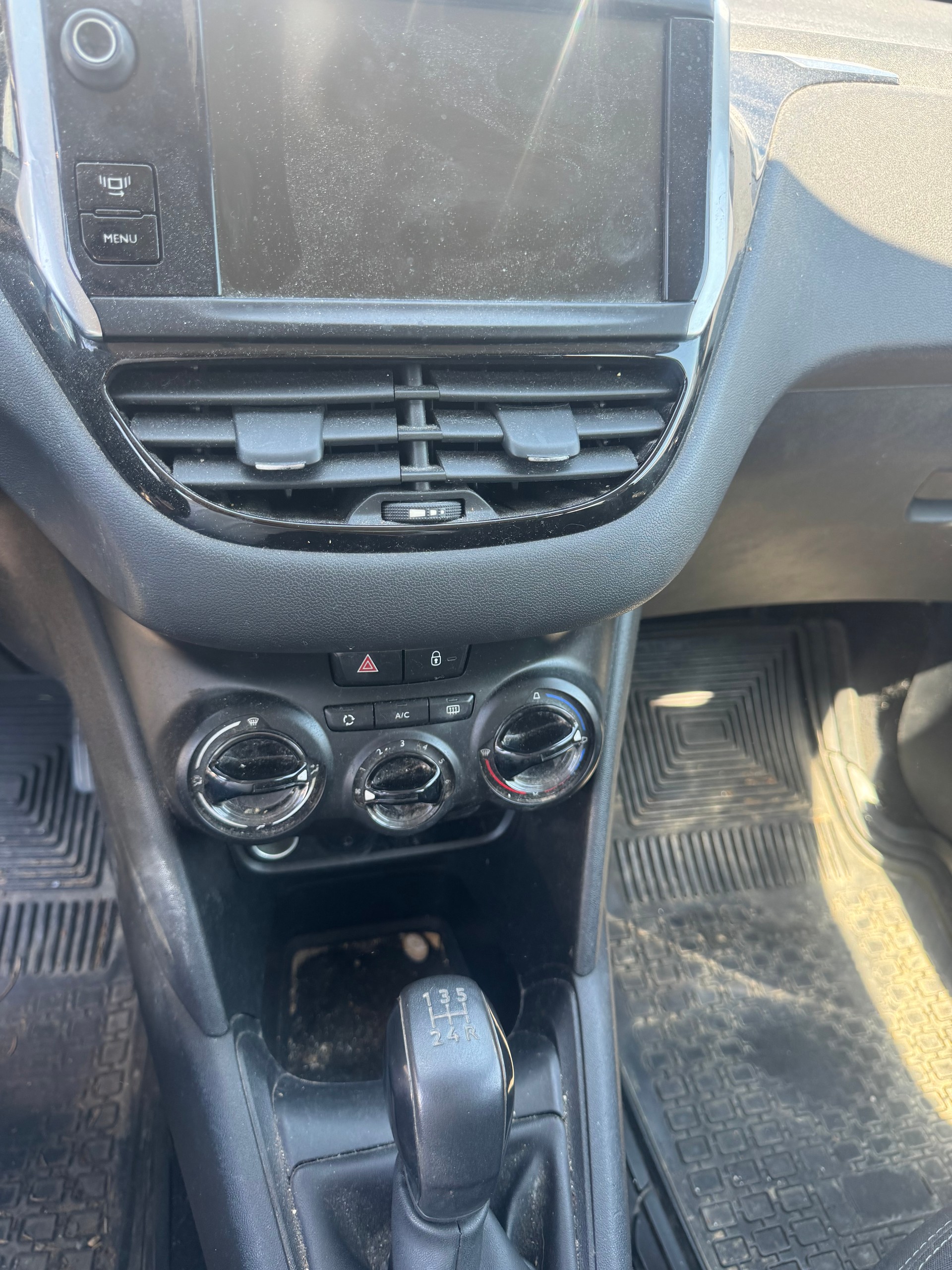 PEUGEOT 208 1.2 VTI Access-image-9