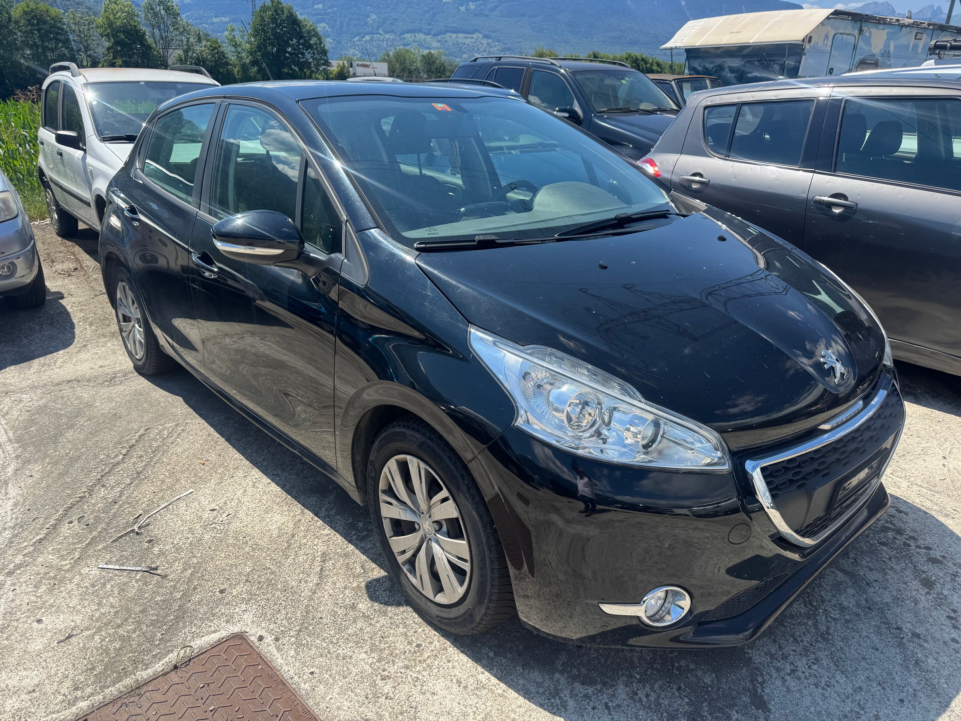 PEUGEOT 208 1.2 VTI Access-image-0
