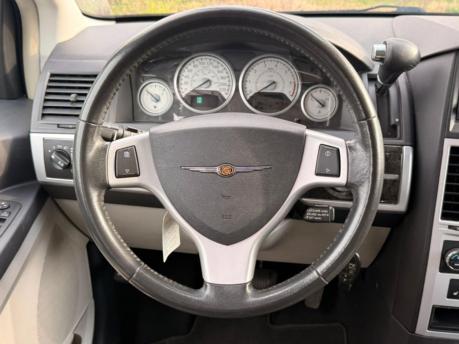 CHRYSLER Grand Voyager 3.8 Limited Automatic-image-14