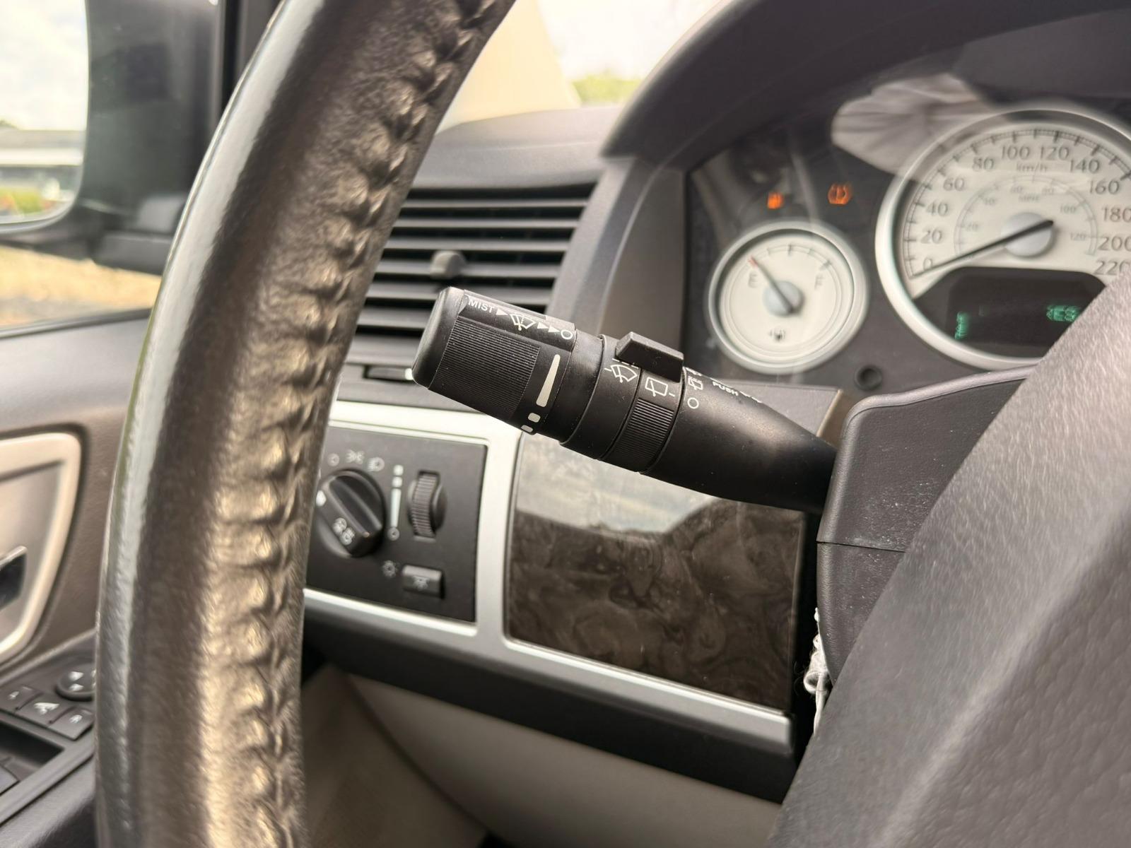 CHRYSLER Grand Voyager 3.8 Limited Automatic-image-17