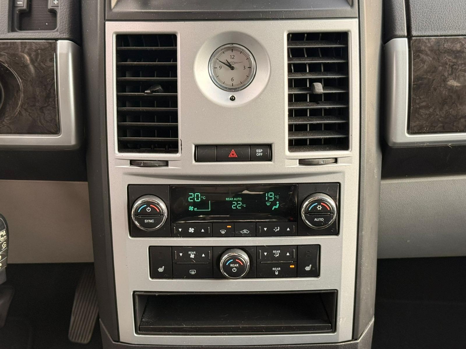 CHRYSLER Grand Voyager 3.8 Limited Automatic-image-19
