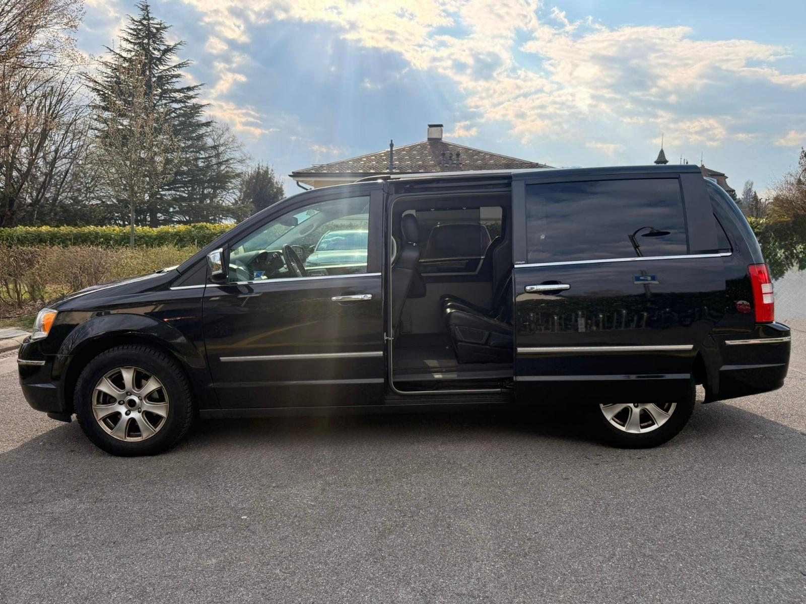 CHRYSLER Grand Voyager 3.8 Limited Automatic-image-2