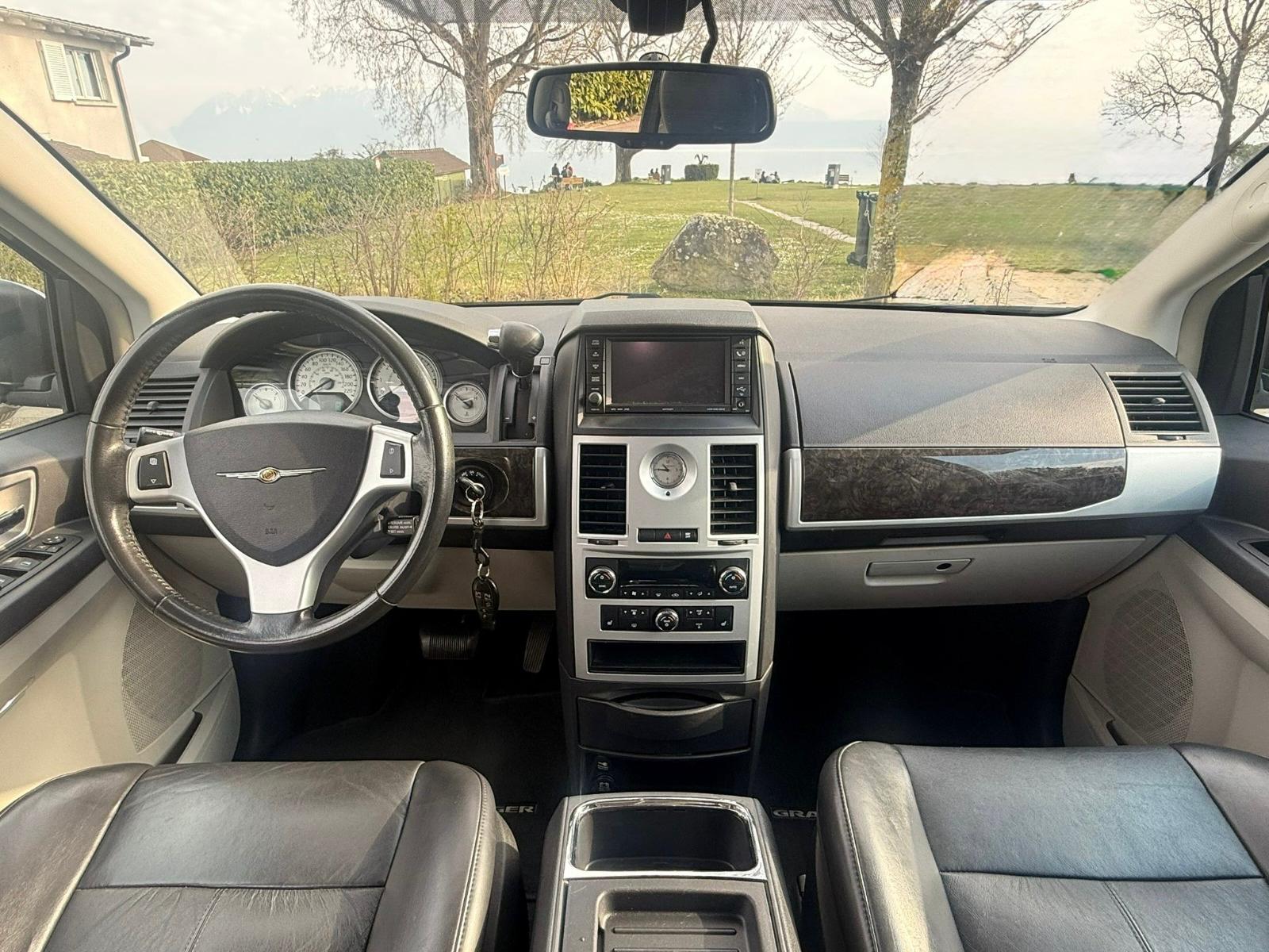 CHRYSLER Grand Voyager 3.8 Limited Automatic-image-12