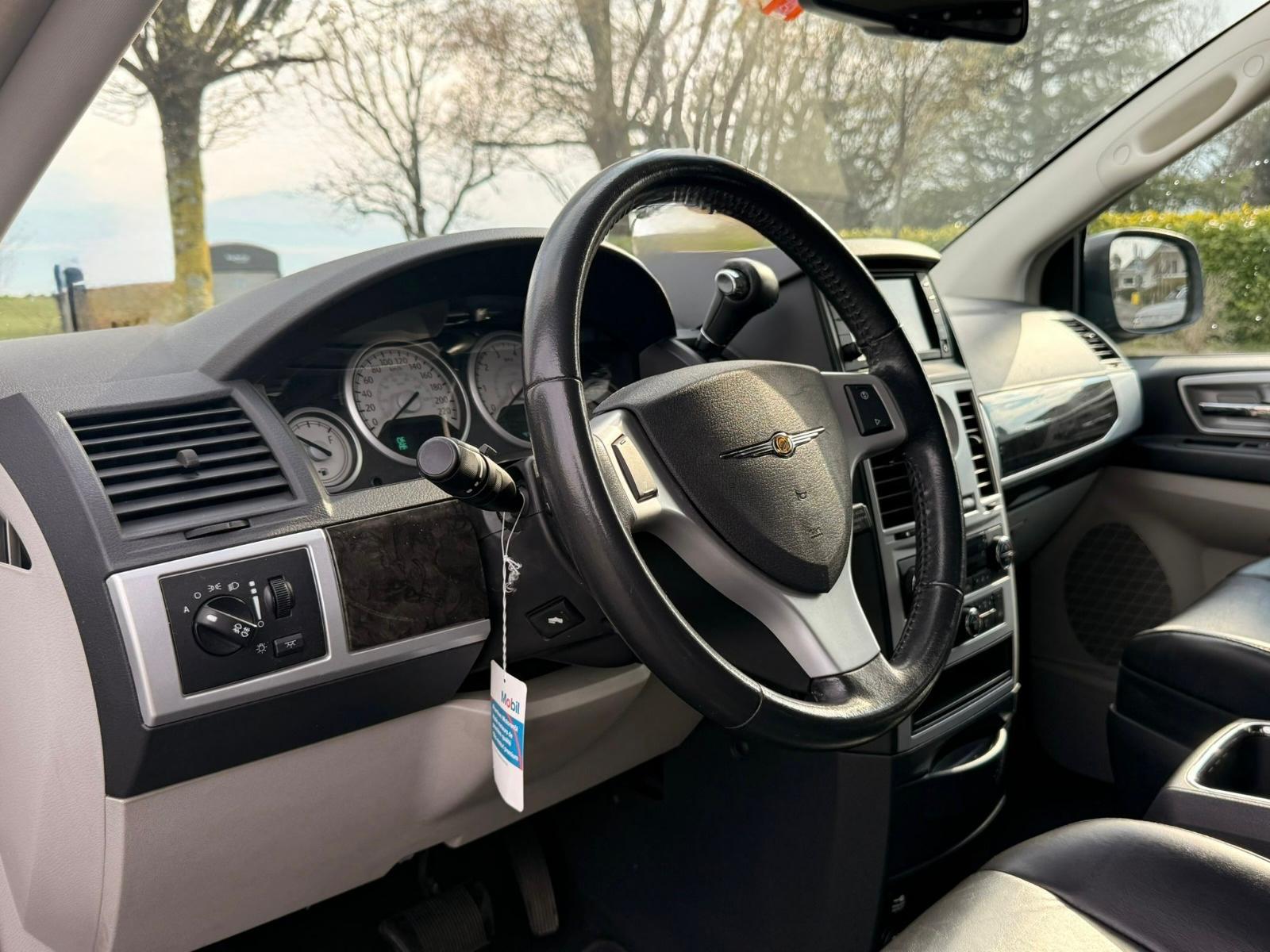 CHRYSLER Grand Voyager 3.8 Limited Automatic-image-11