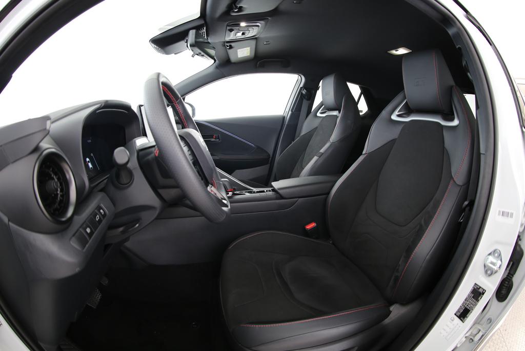 TOYOTA C-HR 2.0 PHEV GR Sport-image-3