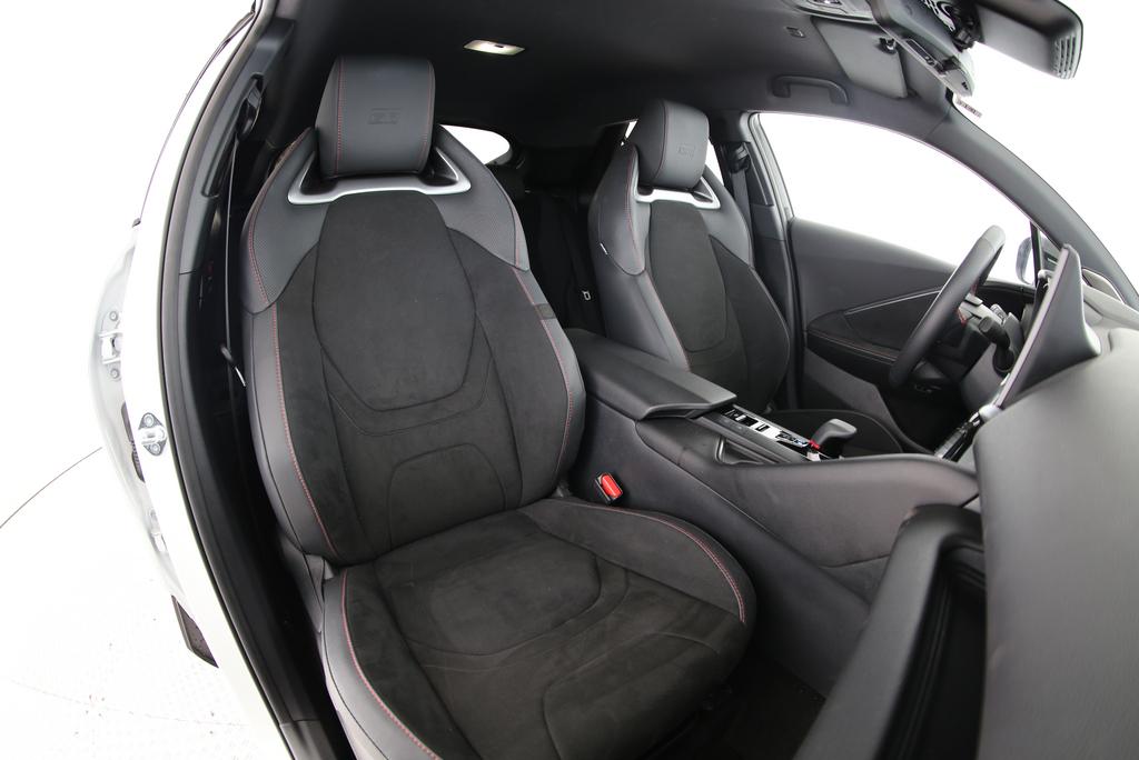 TOYOTA C-HR 2.0 PHEV GR Sport-image-8