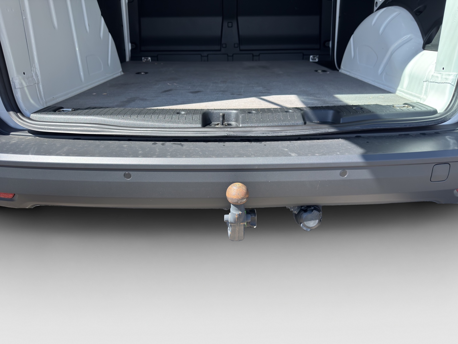 VW Caddy Cargo 2.0TDI 4Motion-image-13