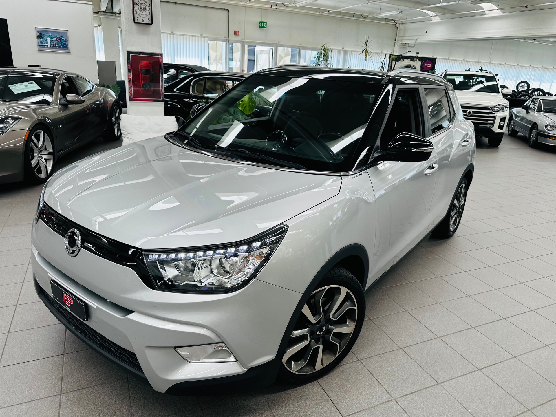 KGM-SsangYong Tivoli 1.6 eXDi Sapphire 2WD Automatic-image-0