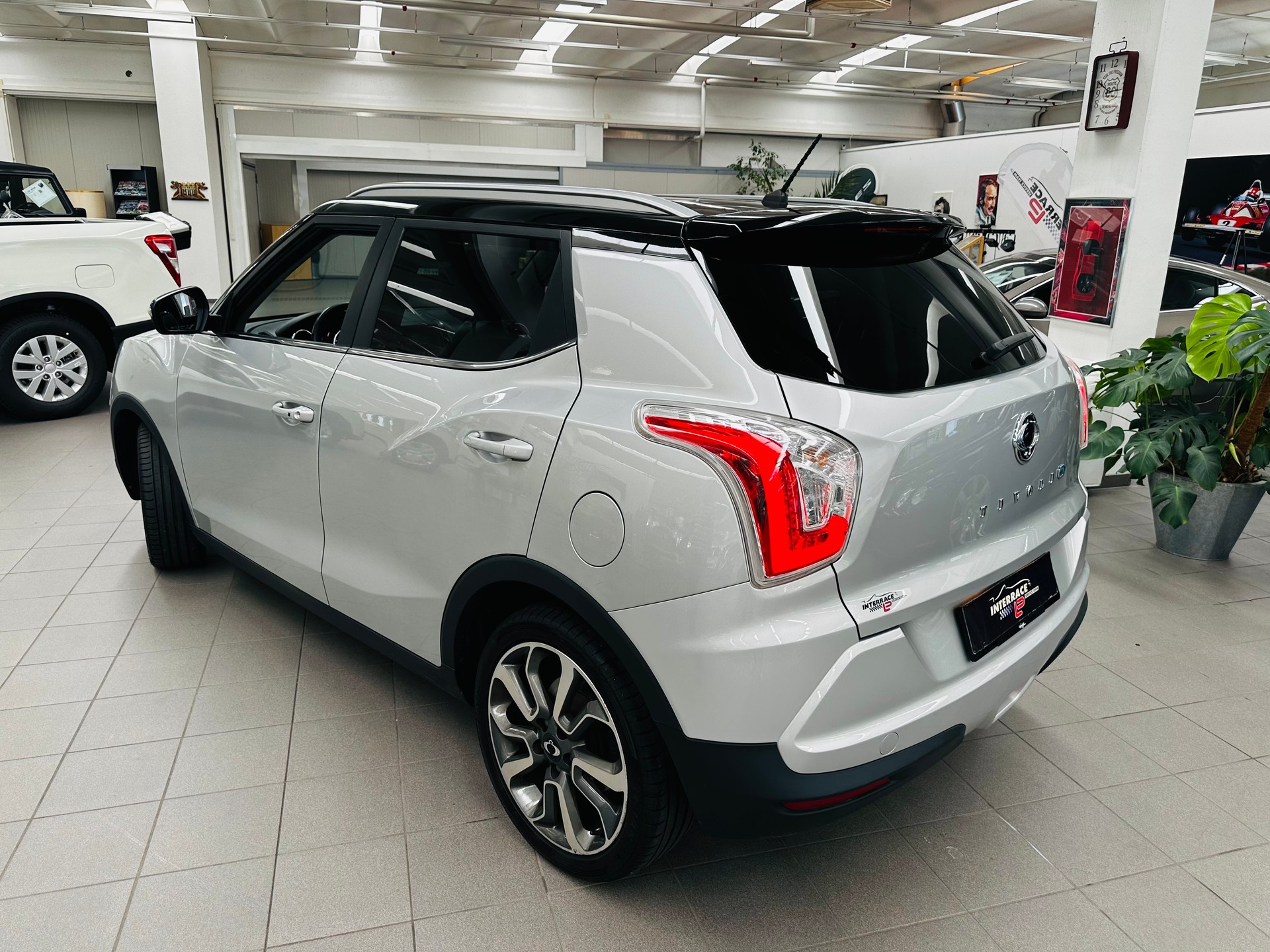 KGM-SsangYong Tivoli 1.6 eXDi Sapphire 2WD Automatic-image-1