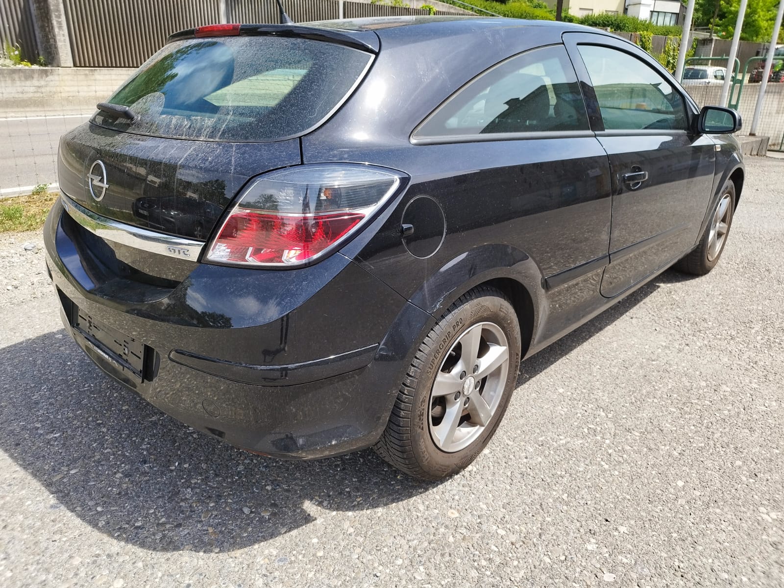 OPEL Astra GTC 1.8i 16V Sport-image-2