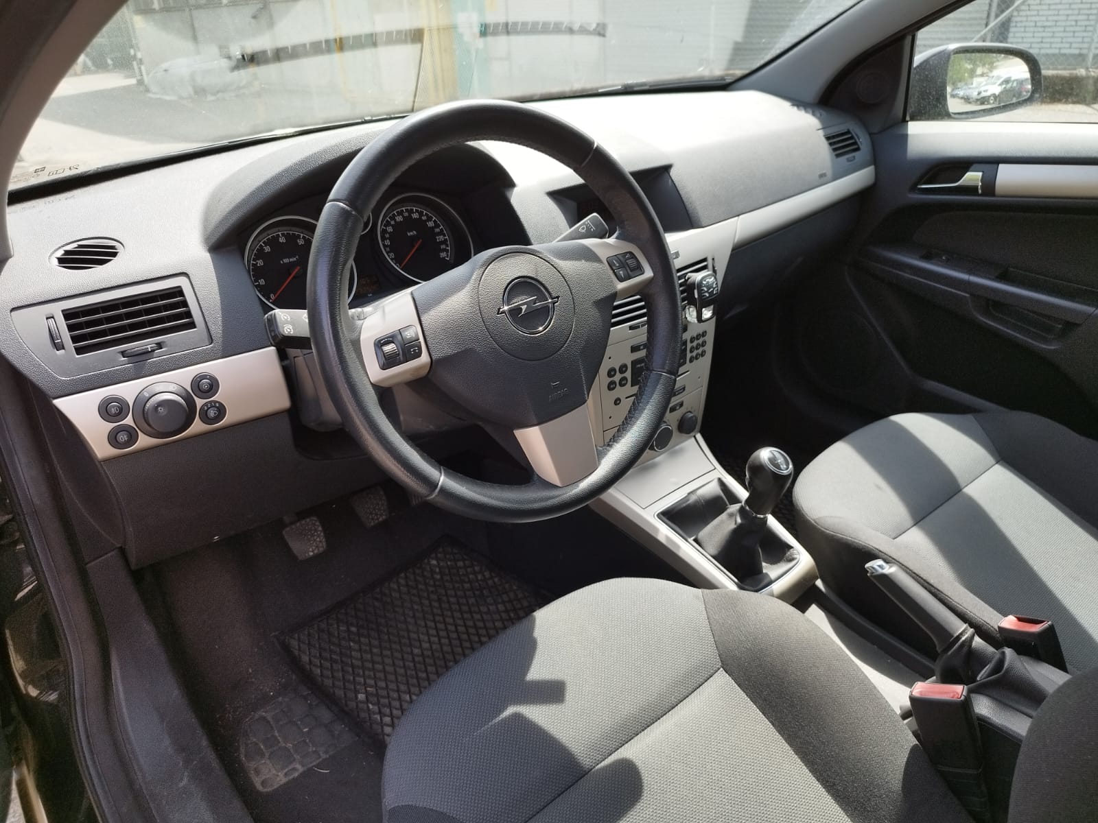 OPEL Astra GTC 1.8i 16V Sport-image-8