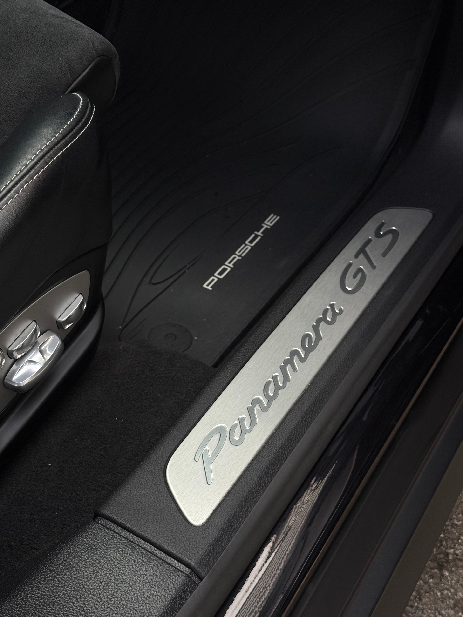 PORSCHE Panamera GTS 4.8 PDK-image-13
