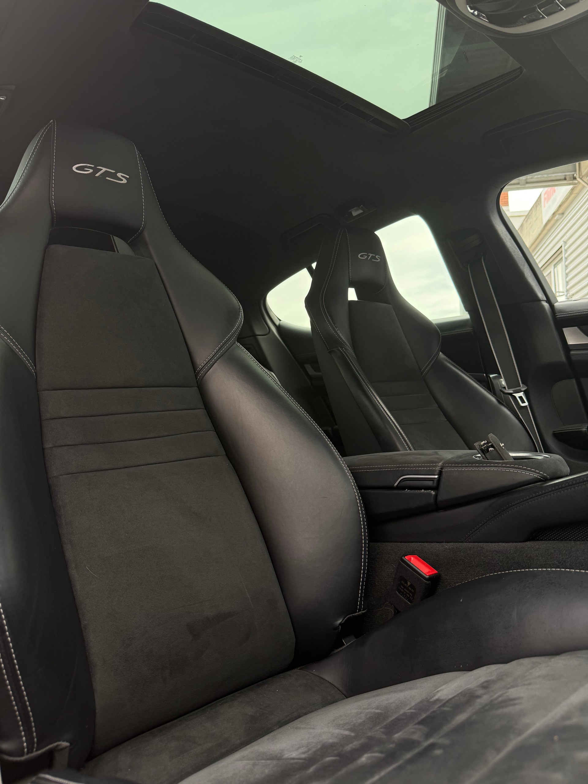 PORSCHE Panamera GTS 4.8 PDK-image-11
