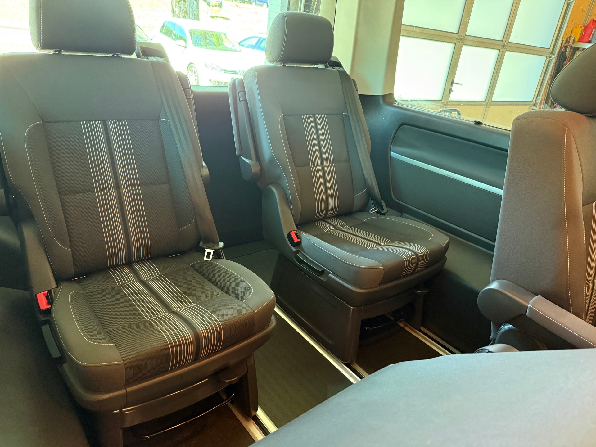 VW T5 Multivan 2.0 TDI CR Family Match DSG-image-8