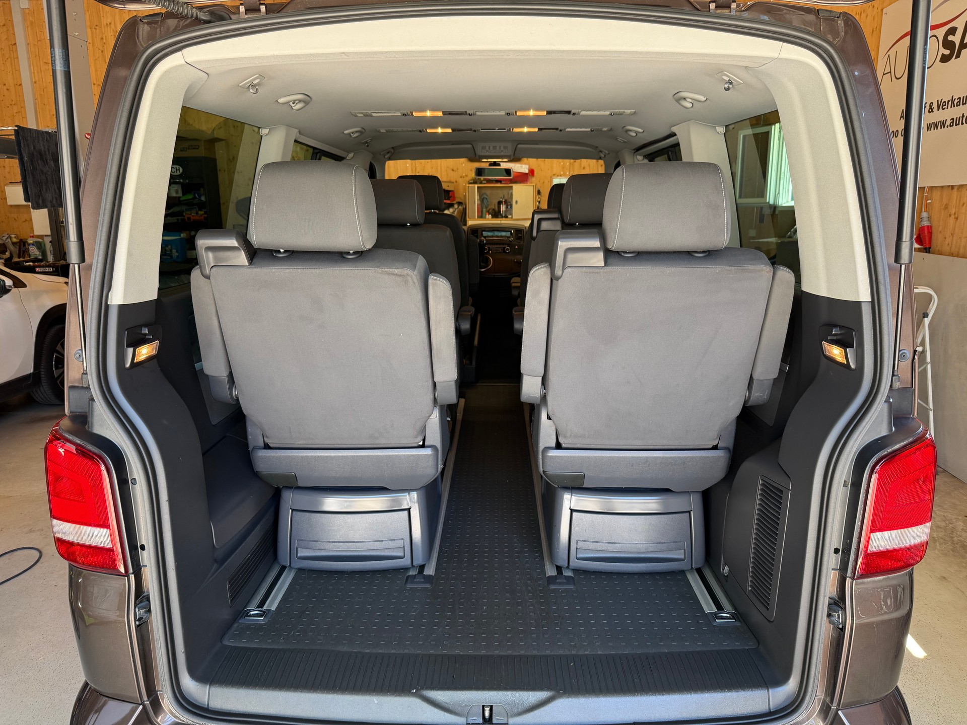 VW T5 Multivan 2.0 TDI CR Family Match DSG-image-13