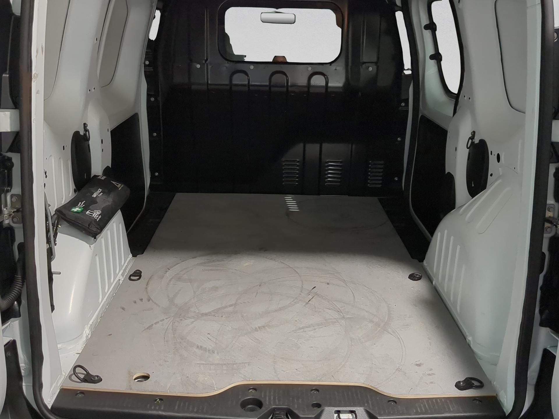 RENAULT Express 1.3TCe 100 PF Extra-image-13