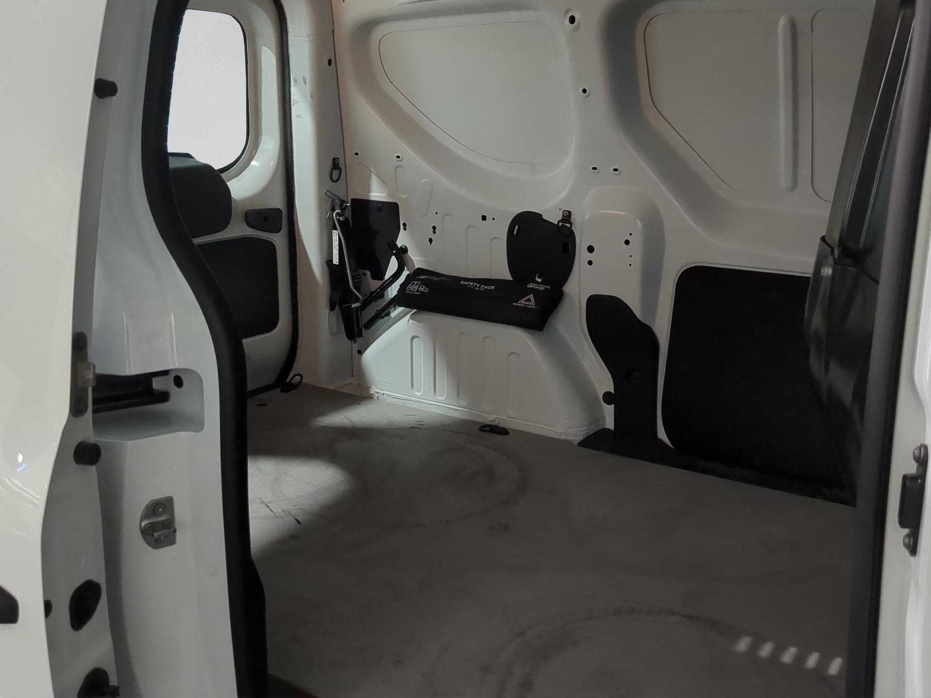 RENAULT Express 1.3TCe 100 PF Extra-image-12