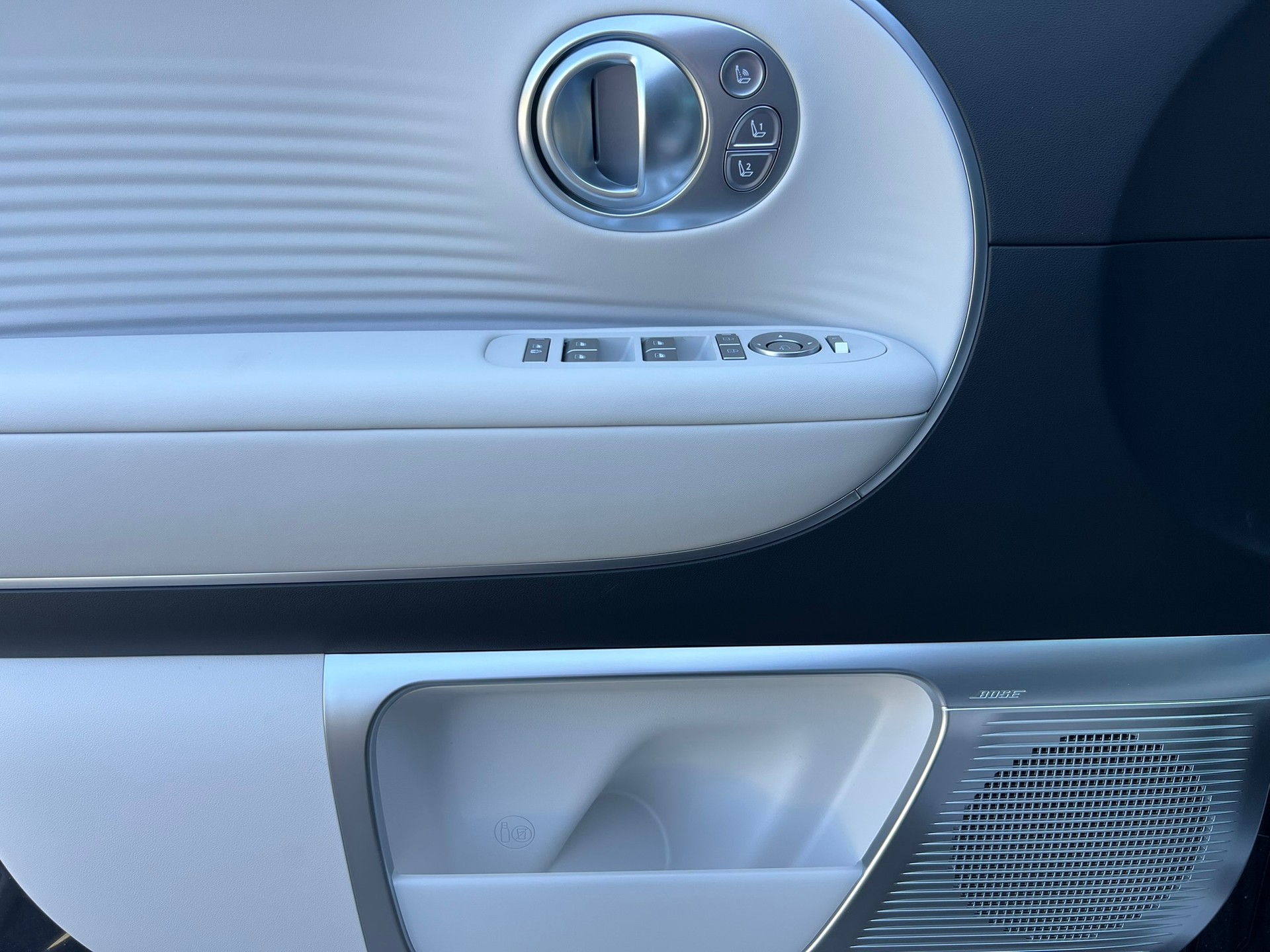 HYUNDAI Ioniq 9 110kWh Vertex 4WD-image-19