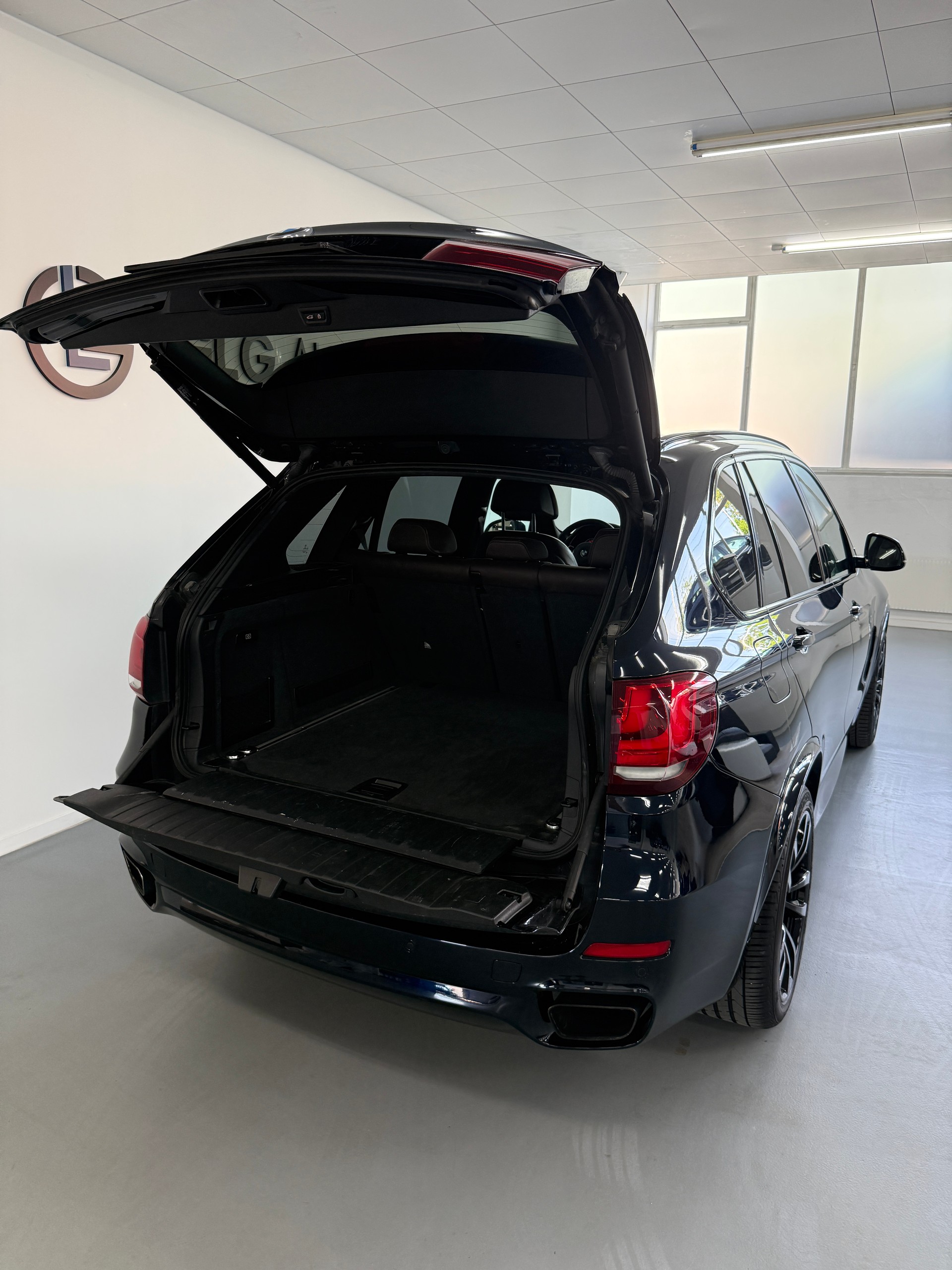 BMW X5 xDrive 40d Steptronic-image-14