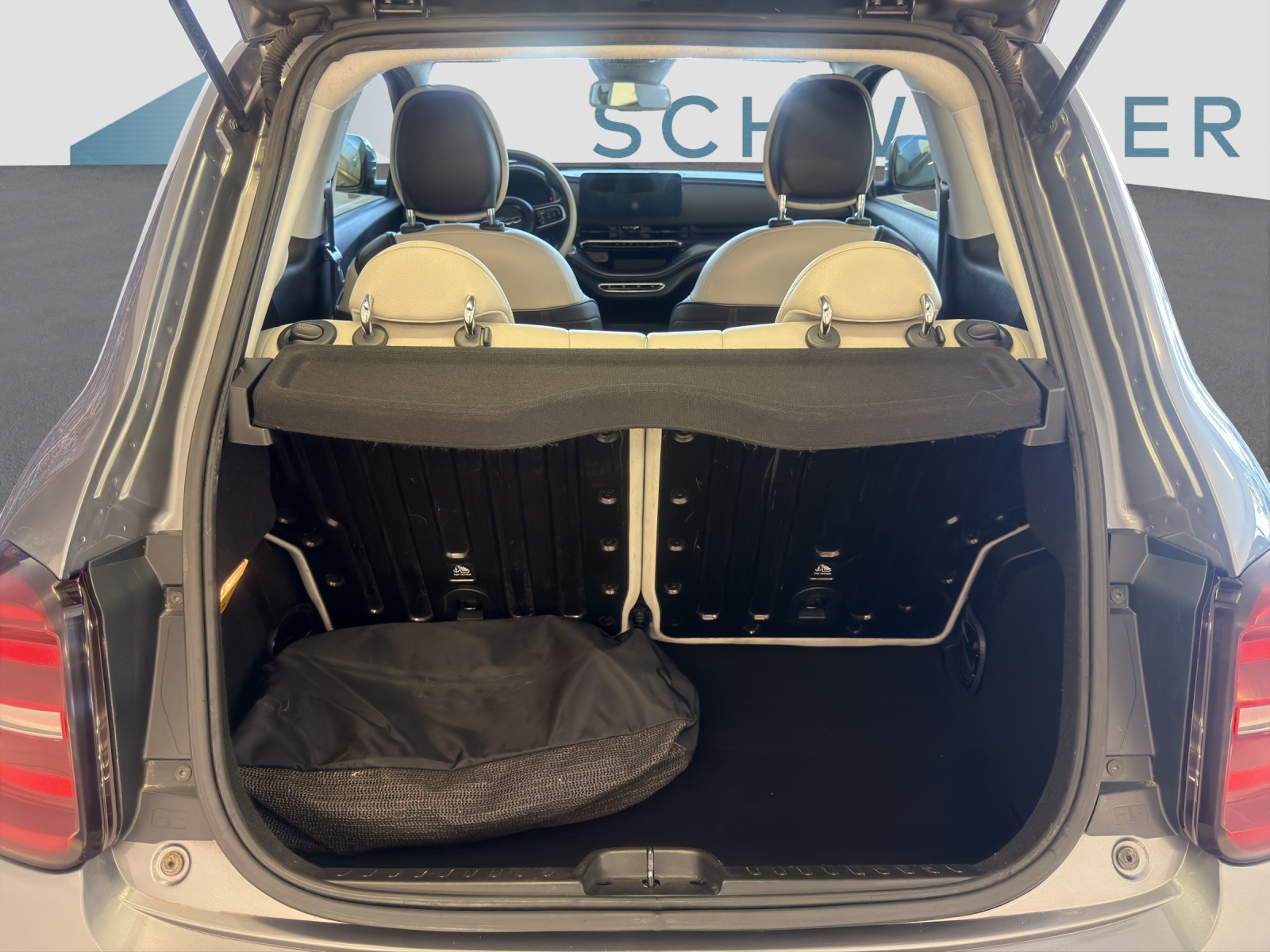 FIAT 500e La Prima-image-6