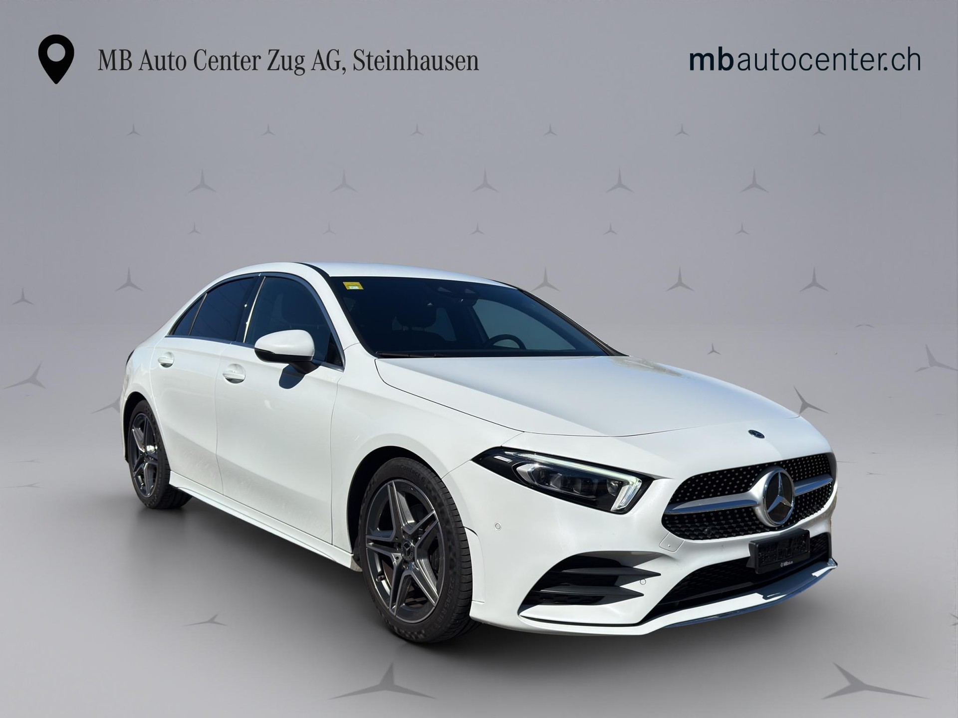 MERCEDES-BENZ A 200 AMG Line Limousine-image-6