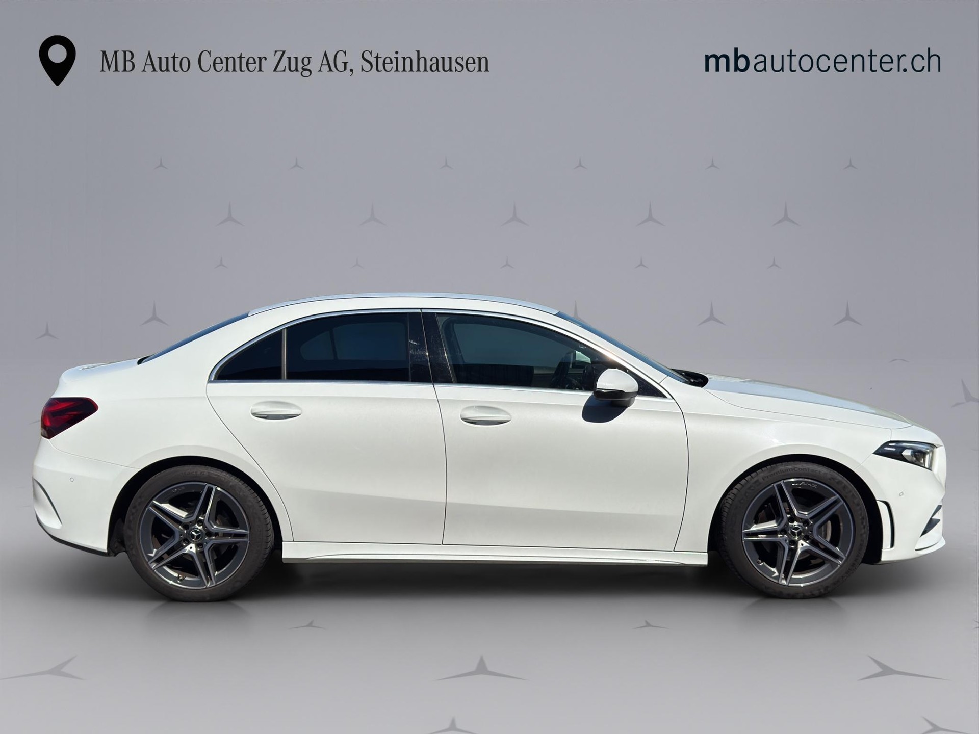 MERCEDES-BENZ A 200 AMG Line Limousine-image-5