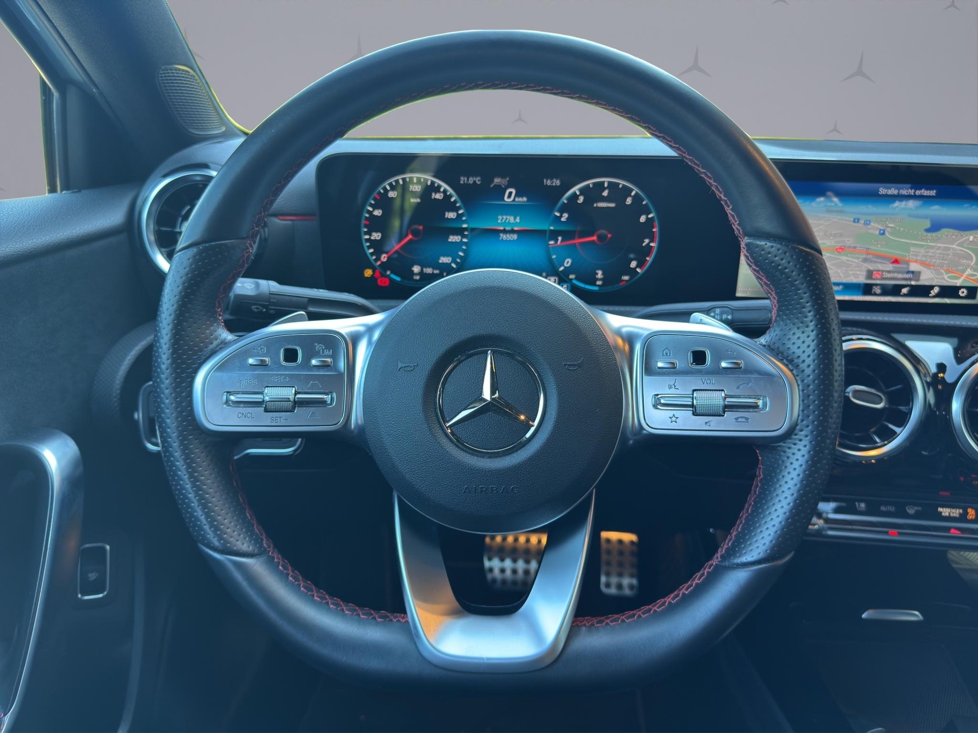 MERCEDES-BENZ A 200 AMG Line Limousine-image-10