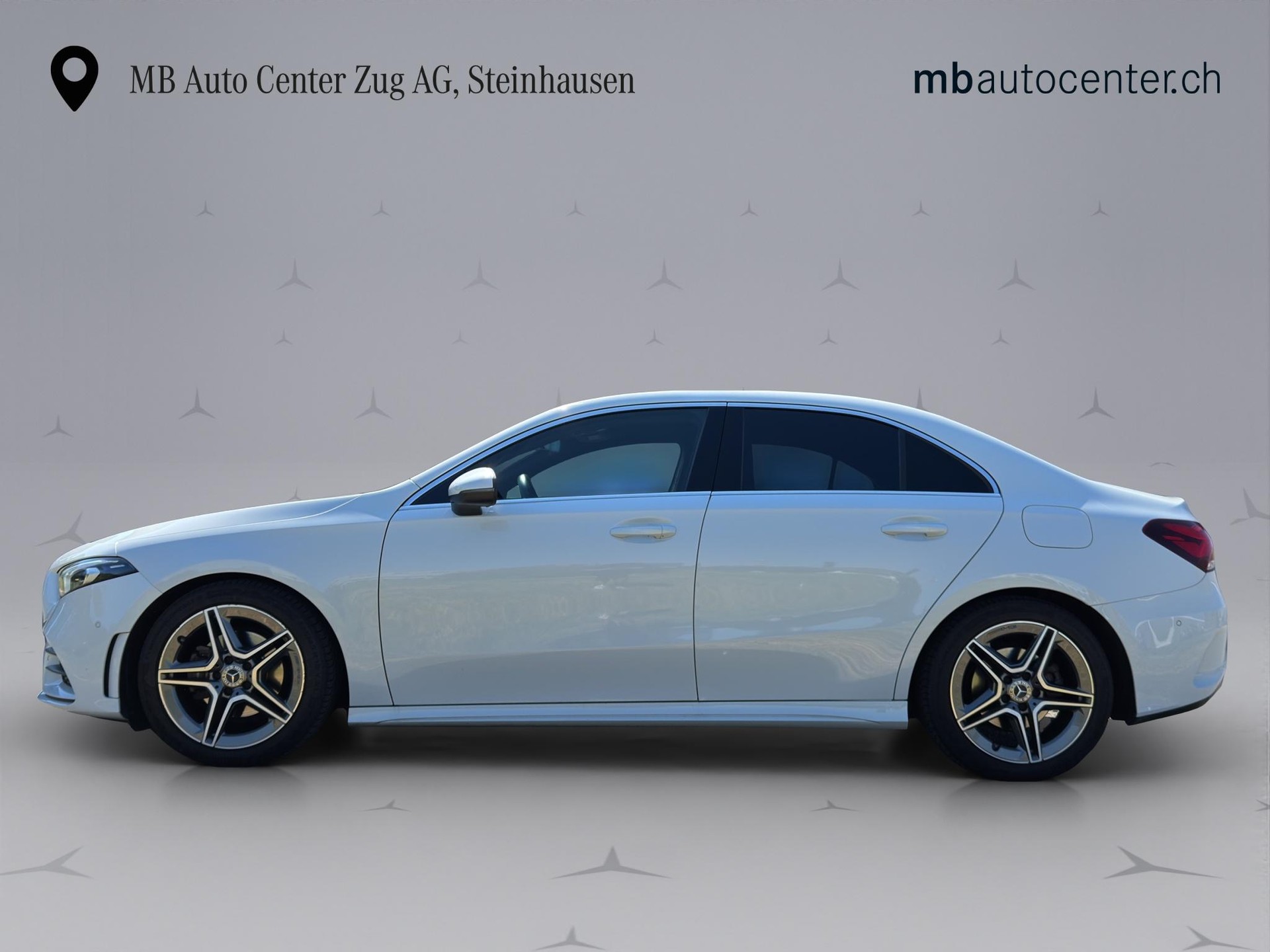 MERCEDES-BENZ A 200 AMG Line Limousine-showroom-element-1