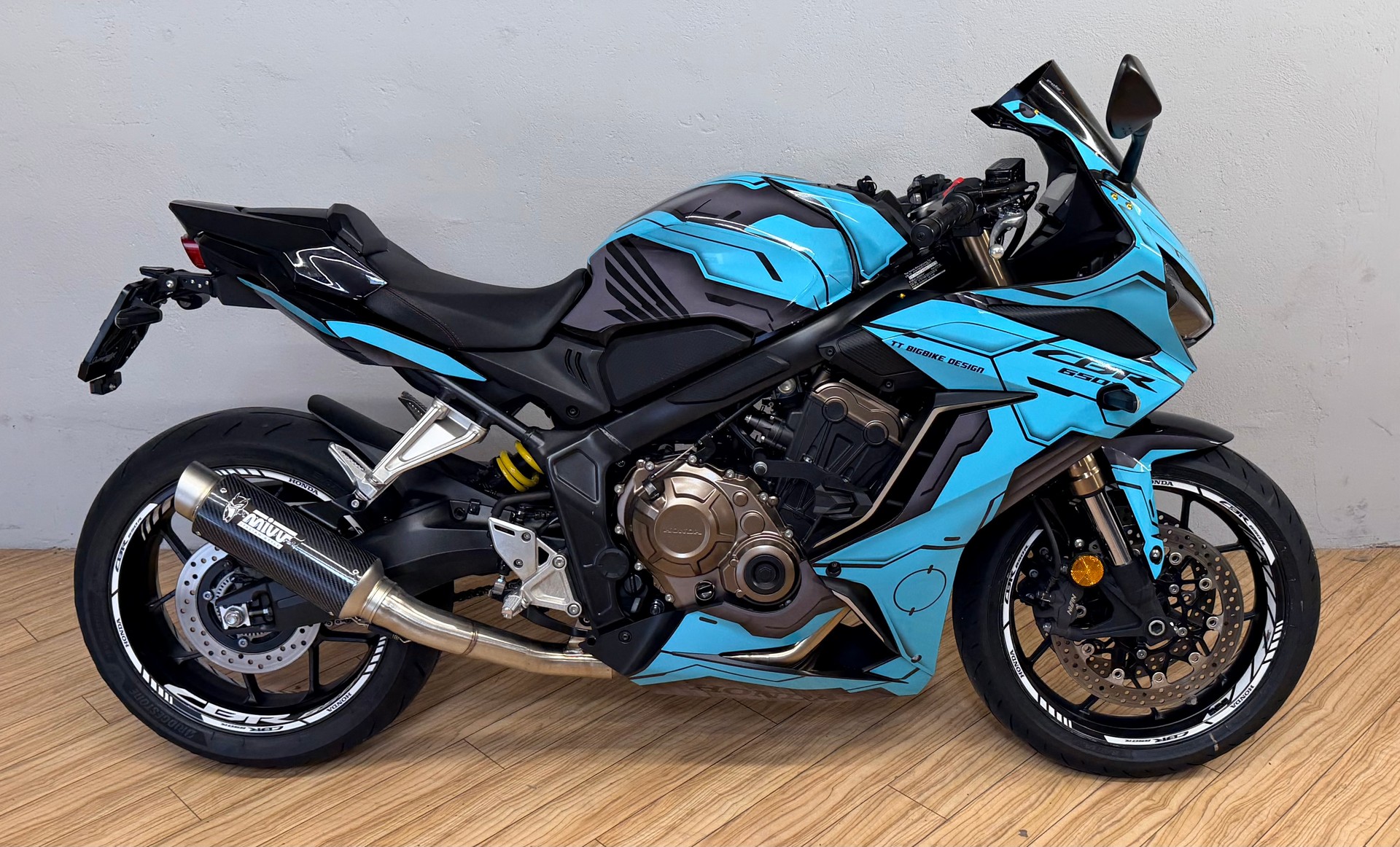 HONDA CBR 650 R-showroom-element-1