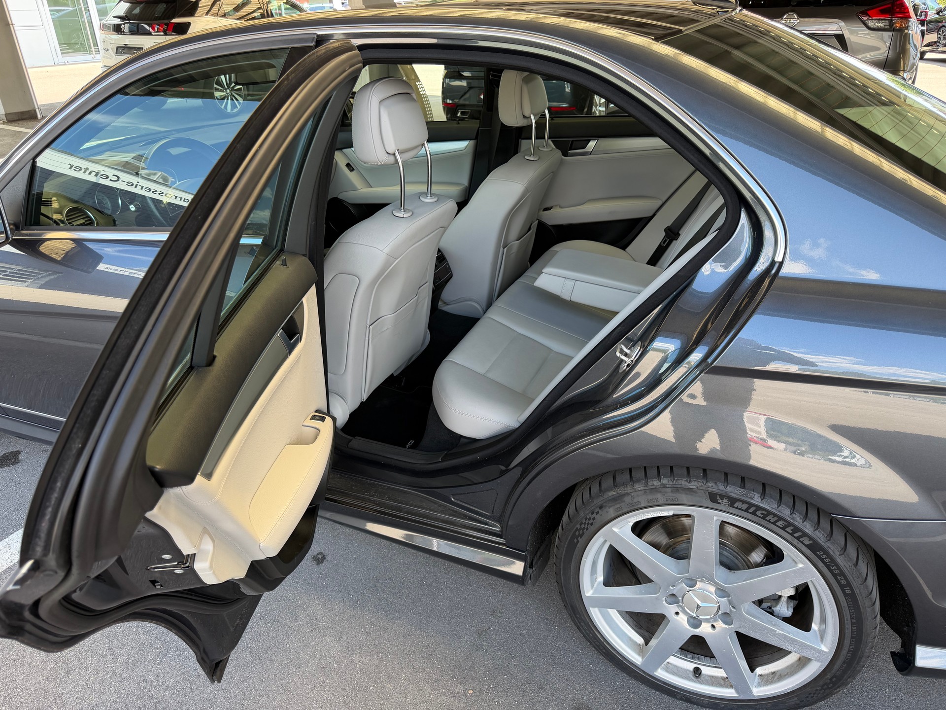 MERCEDES-BENZ C 350 V6 Avantgarde 4matic AMG-Paket-image-8