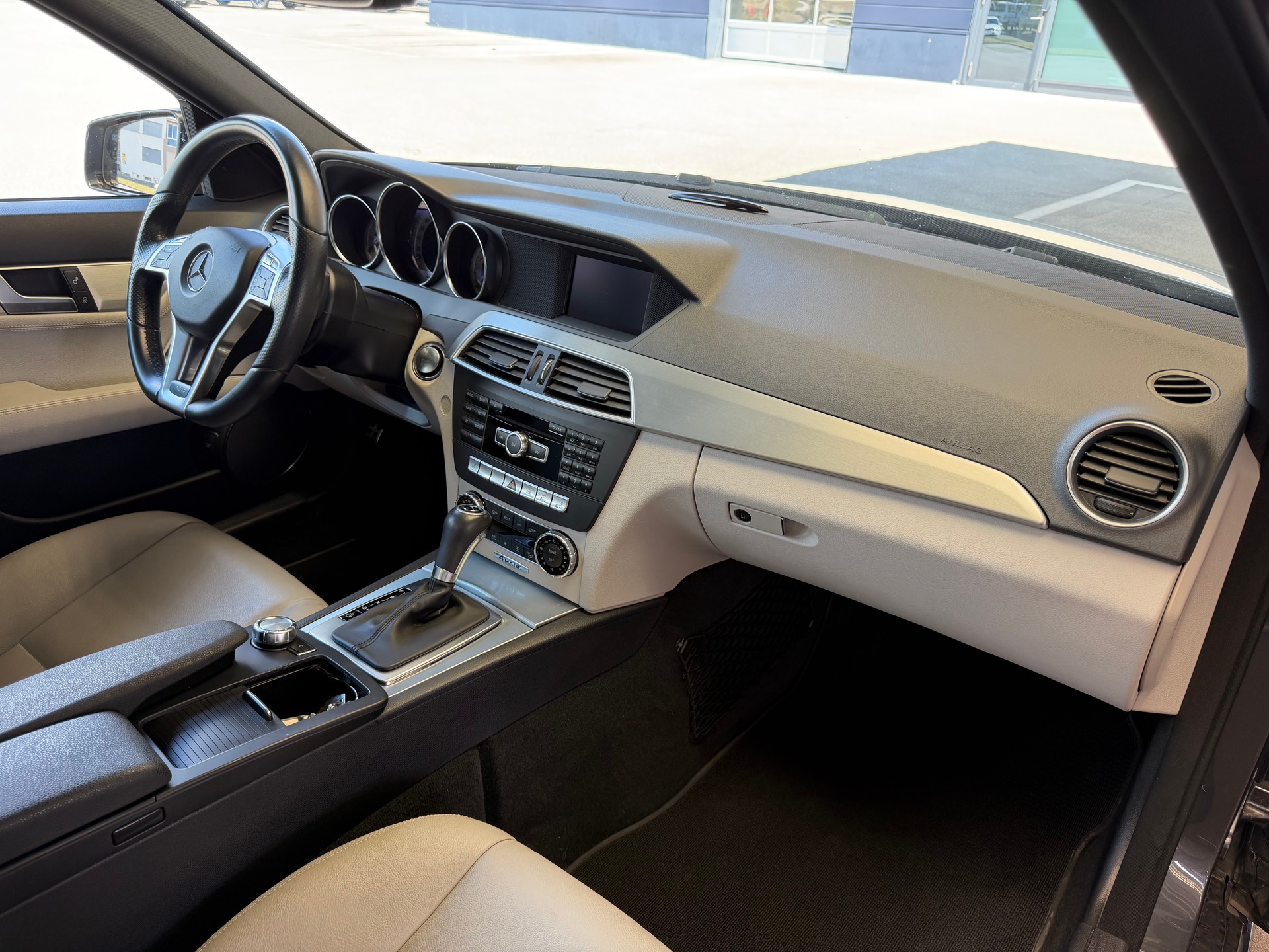 MERCEDES-BENZ C 350 V6 Avantgarde 4matic AMG-Paket-image-12