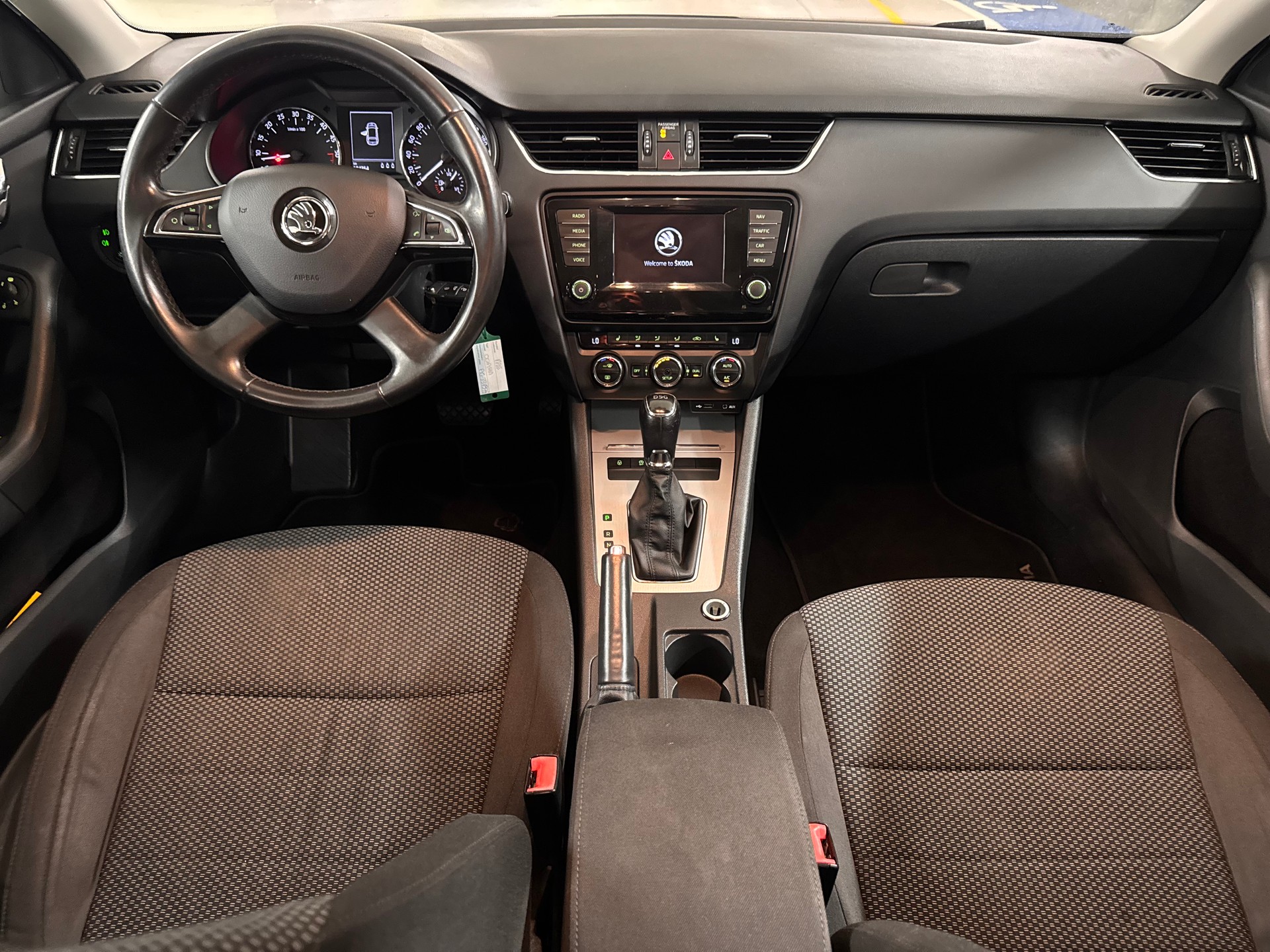 SKODA Octavia Combi 1.6 TDI Ambition-image-11