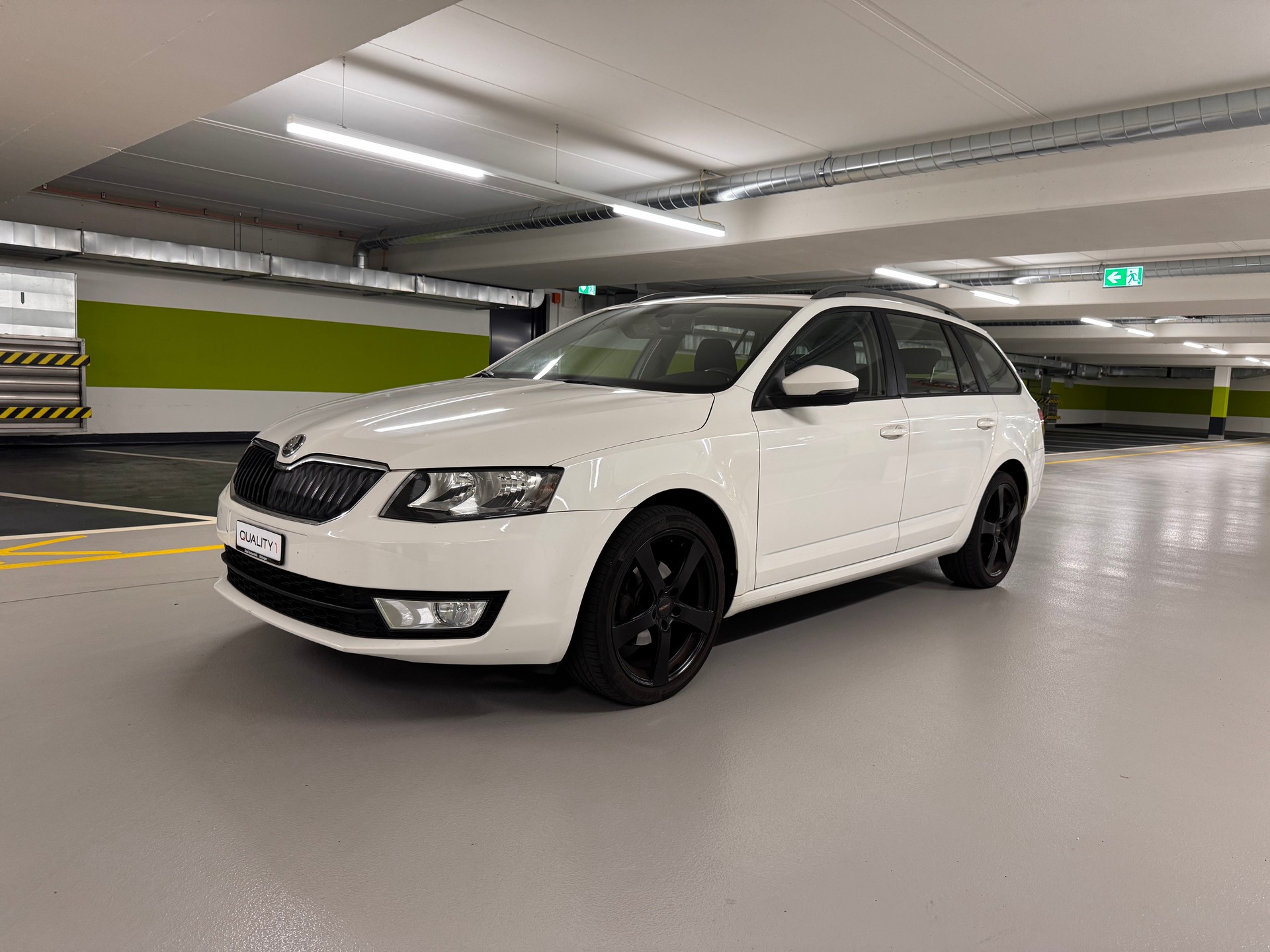 SKODA Octavia Combi 1.6 TDI Ambition-image-0