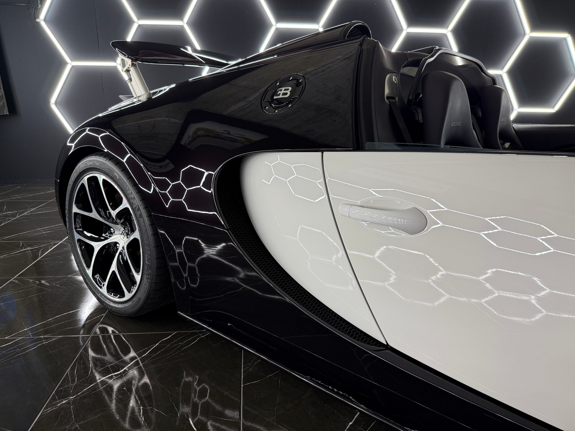 BUGATTI VEYRON Grand Sport Vitesse-image-14