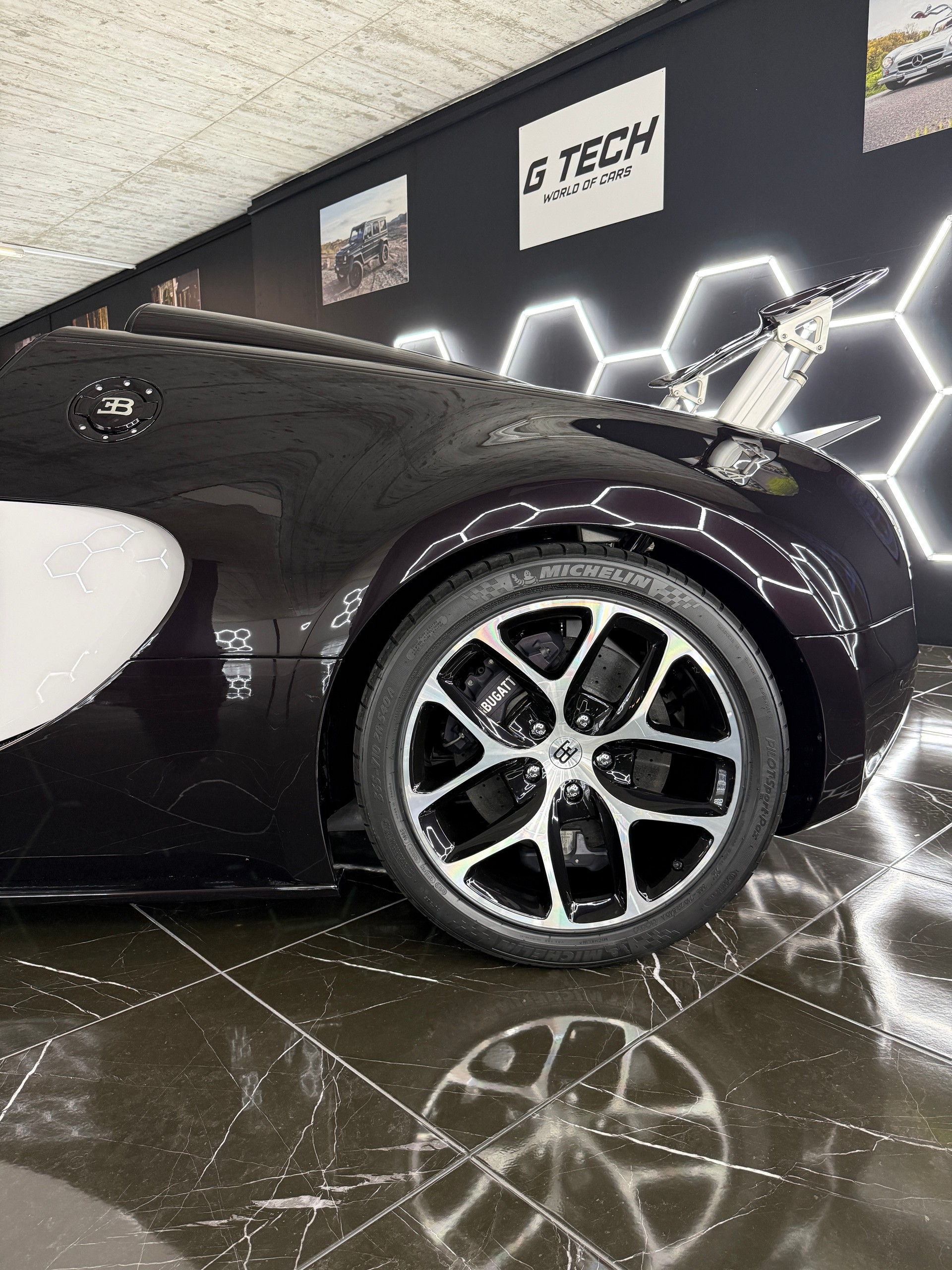 BUGATTI VEYRON Grand Sport Vitesse-image-9