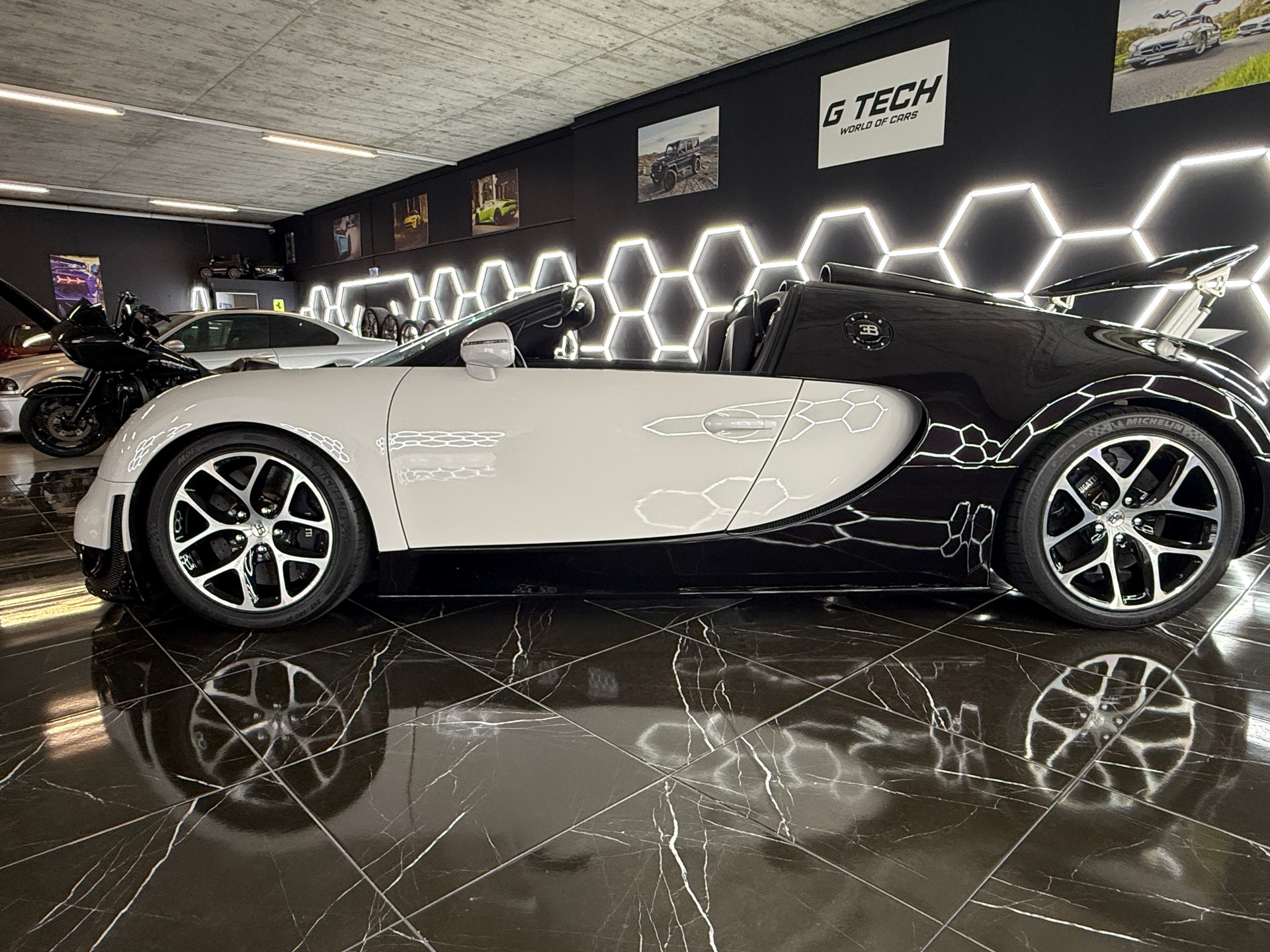 BUGATTI VEYRON Grand Sport Vitesse-image-7
