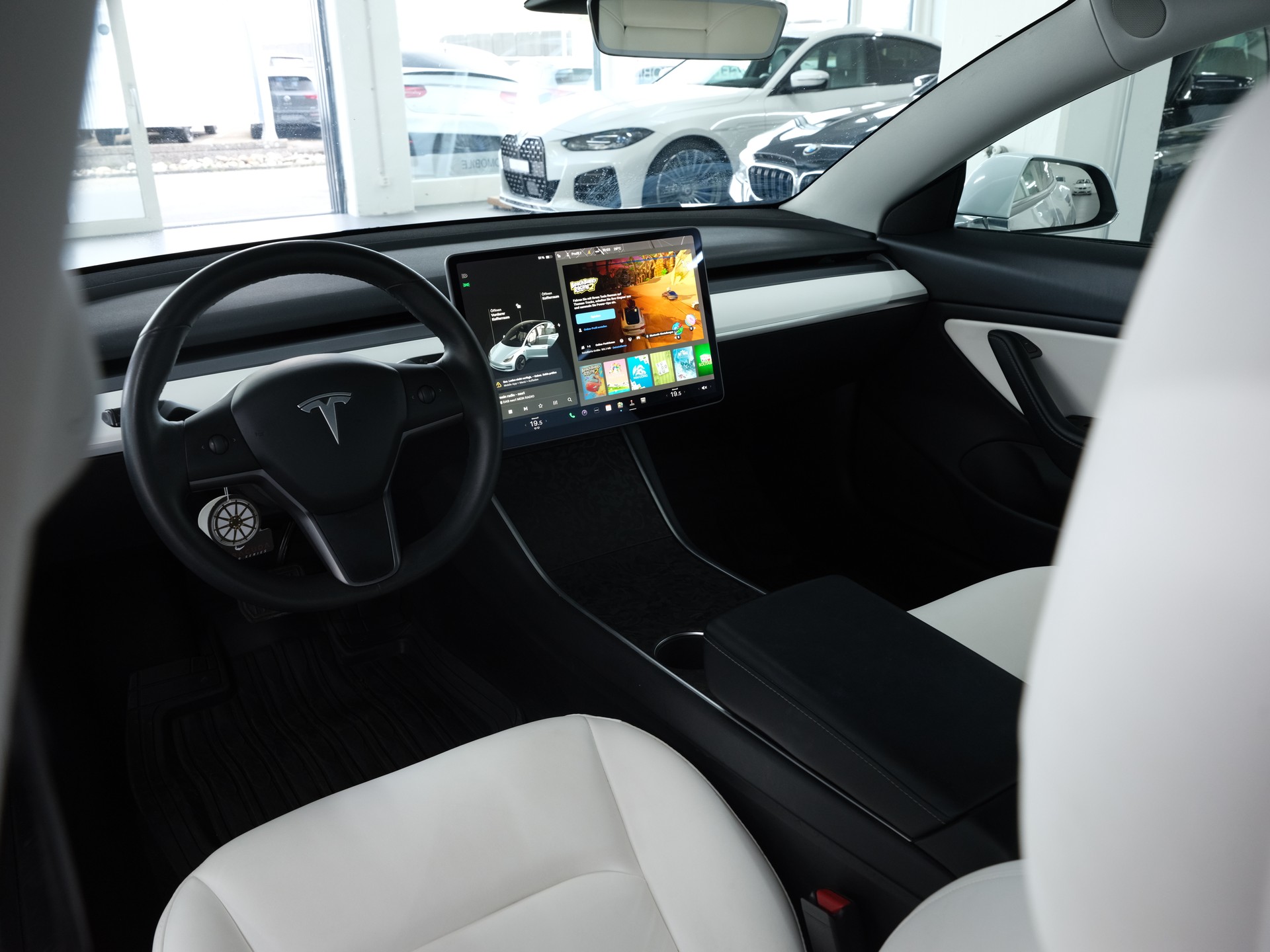 TESLA Model 3 *Panorama* *360 Kamera* *Sitzheizung*-image-20