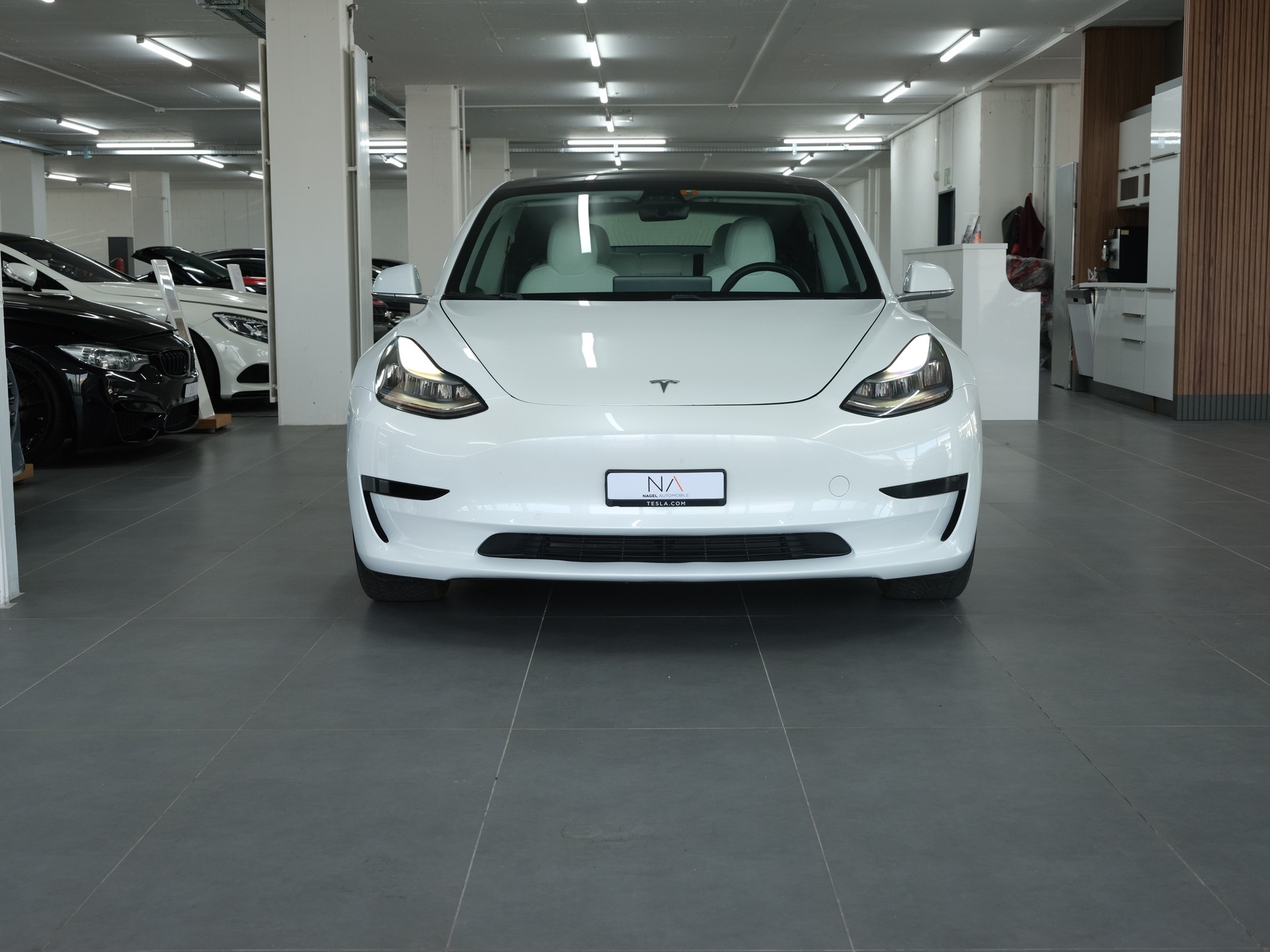 TESLA Model 3 *Panorama* *360 Kamera* *Sitzheizung*-image-7