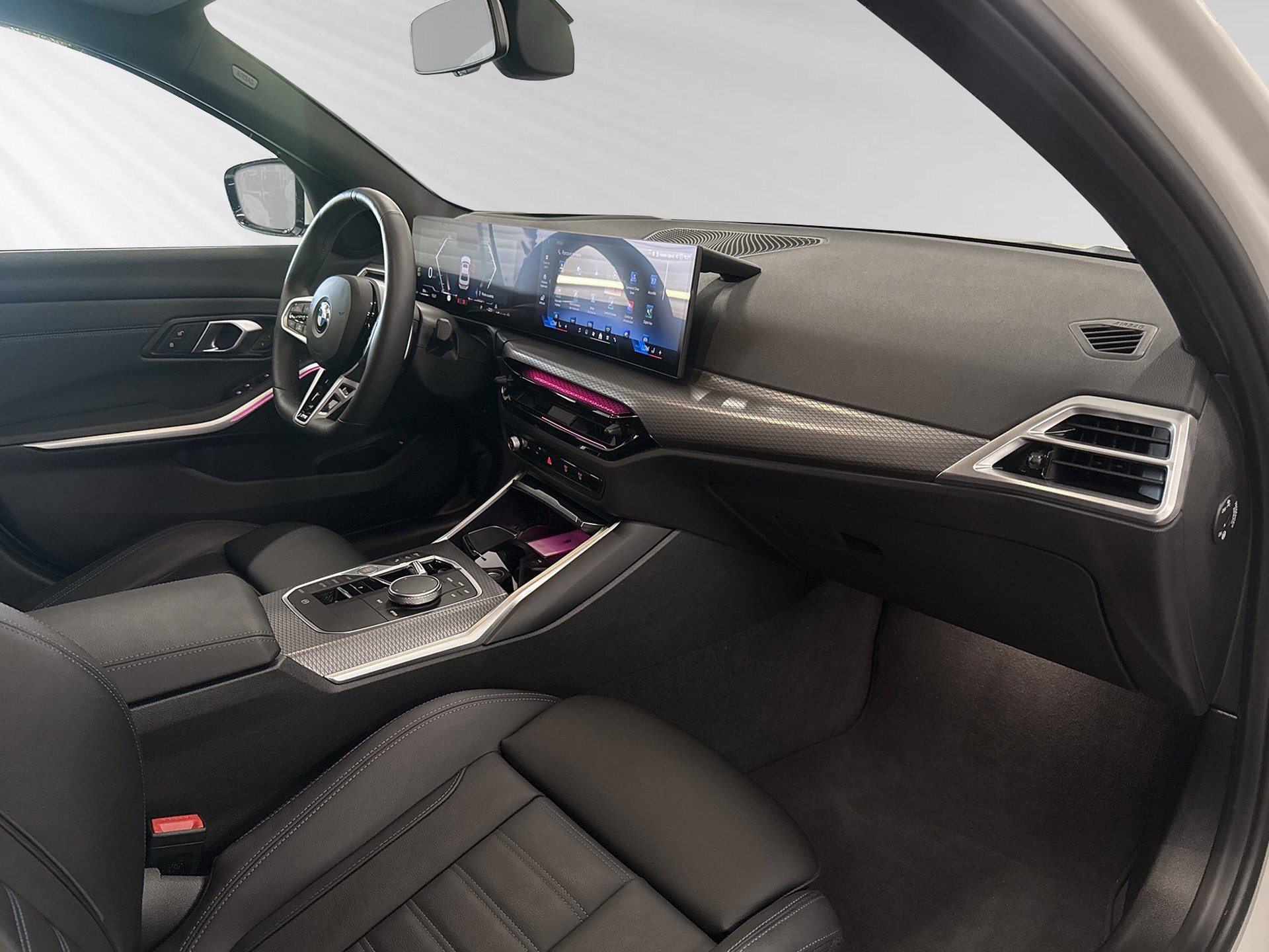 BMW 330d xDrive 48V Steptronic M Sport-image-4