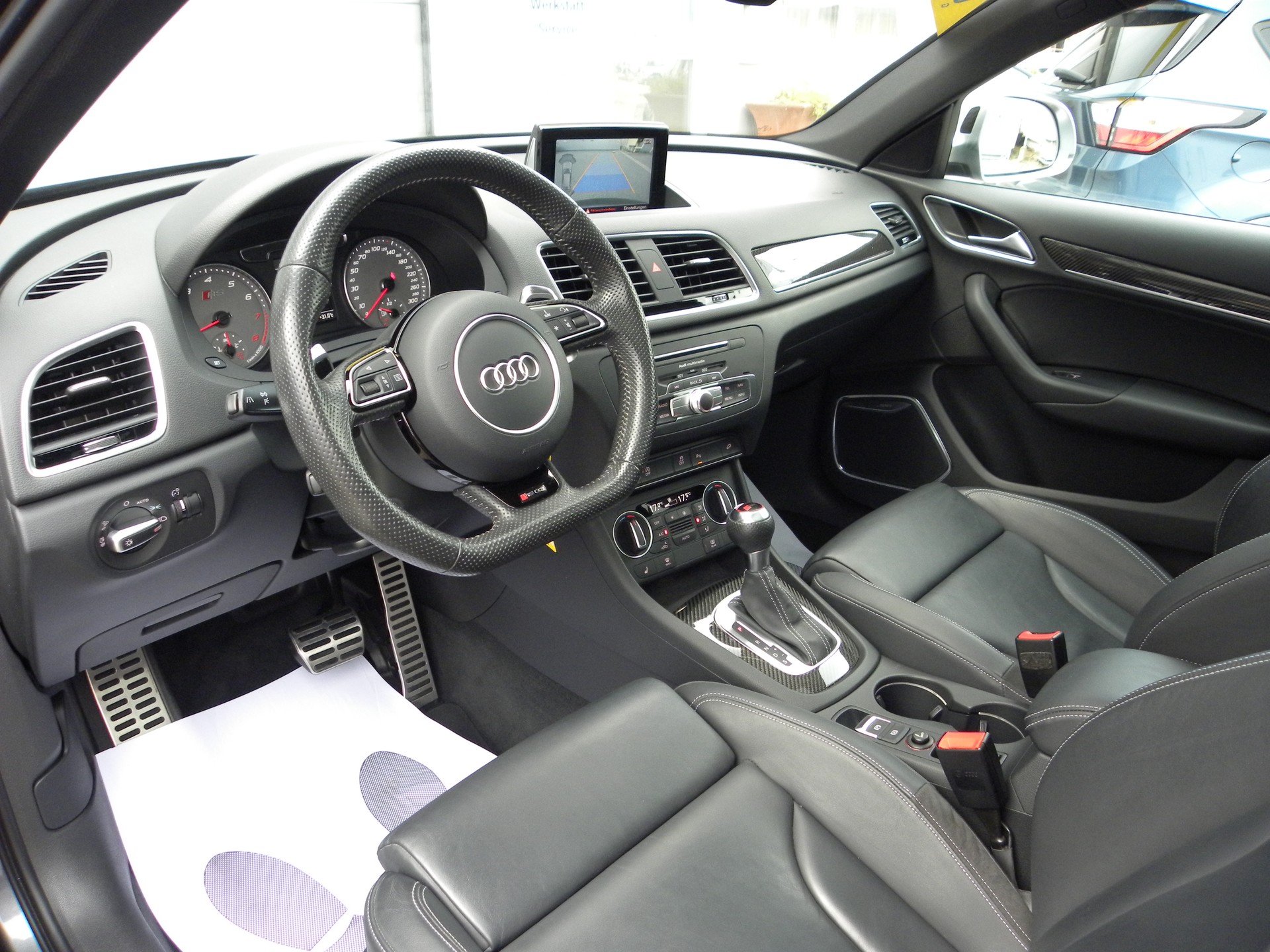 AUDI RS Q3 2.5 TFSI quattro S-tronic-image-6