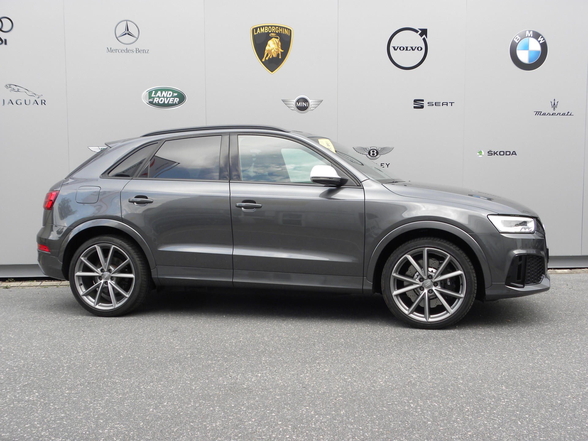 AUDI RS Q3 2.5 TFSI quattro S-tronic-image-4