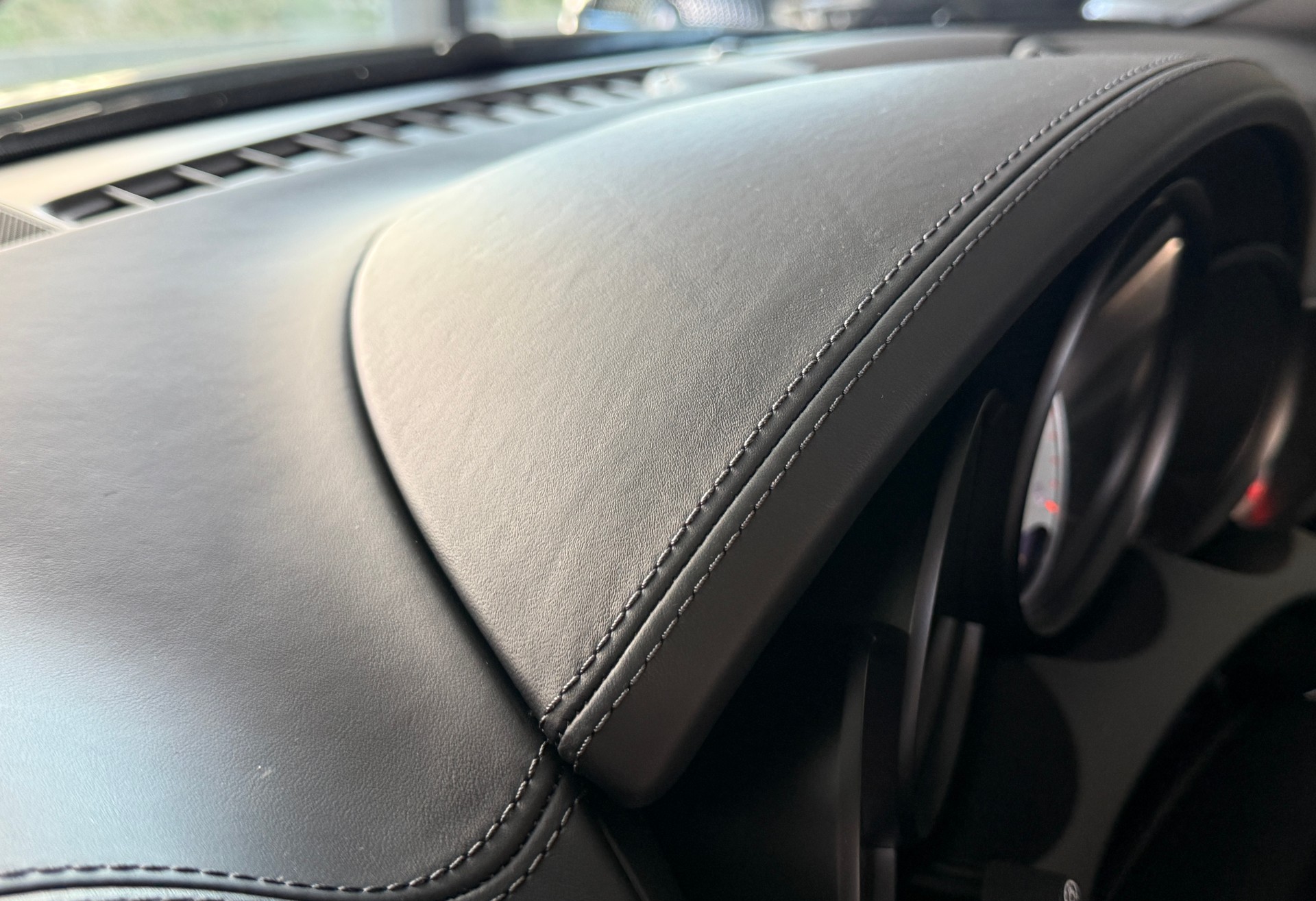 PORSCHE Cayenne Diesel Platinum Edition ***CH-Fahrzeug aus 1. Hand***Panoramadach***Luftfederung***-image-12