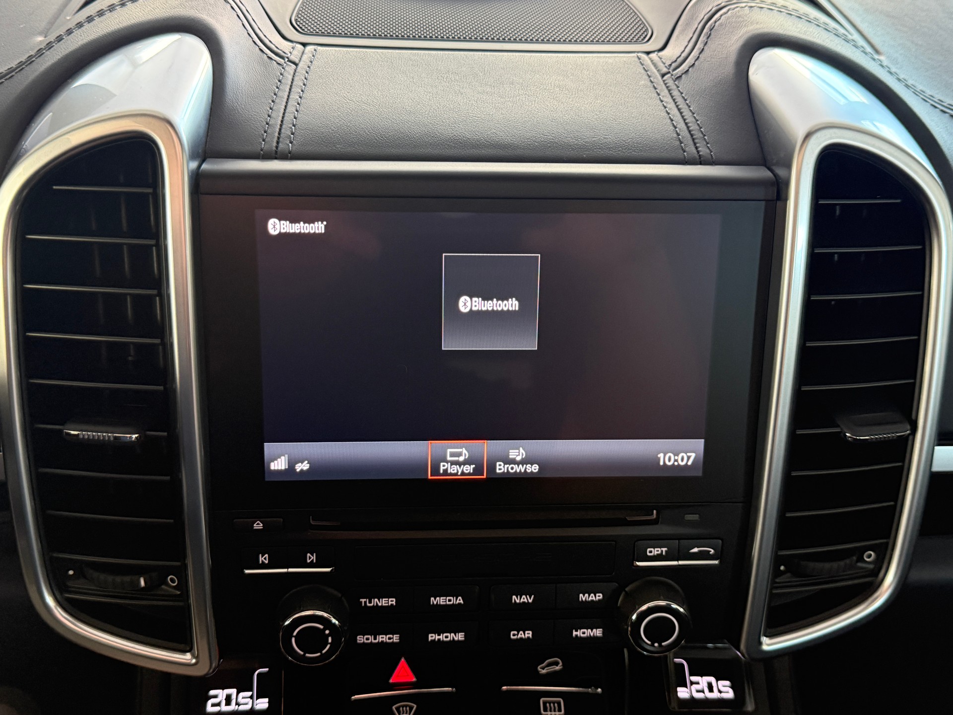 PORSCHE Cayenne Diesel Platinum Edition ***CH-Fahrzeug aus 1. Hand***Panoramadach***Luftfederung***-image-25
