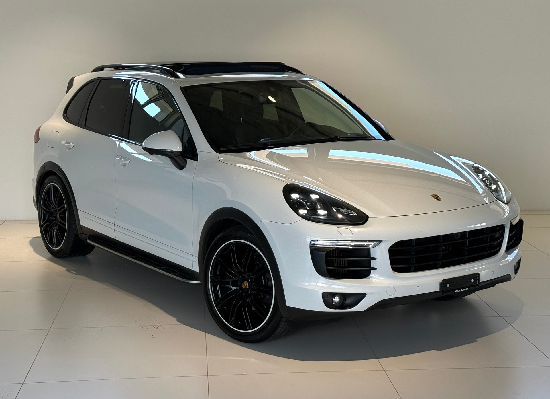 PORSCHE Cayenne Diesel Platinum Edition ***CH-Fahrzeug aus 1. Hand***Panoramadach***Luftfederung***-image-0