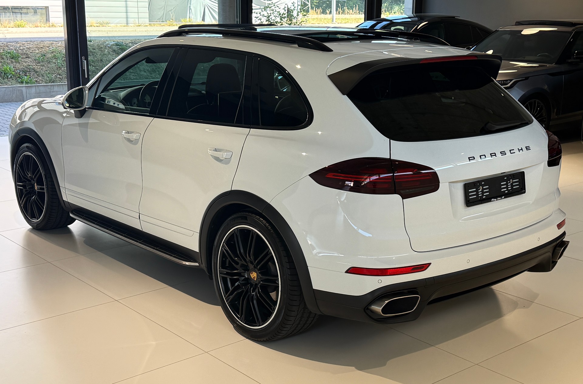 PORSCHE Cayenne Diesel Platinum Edition ***CH-Fahrzeug aus 1. Hand***Panoramadach***Luftfederung***-image-37