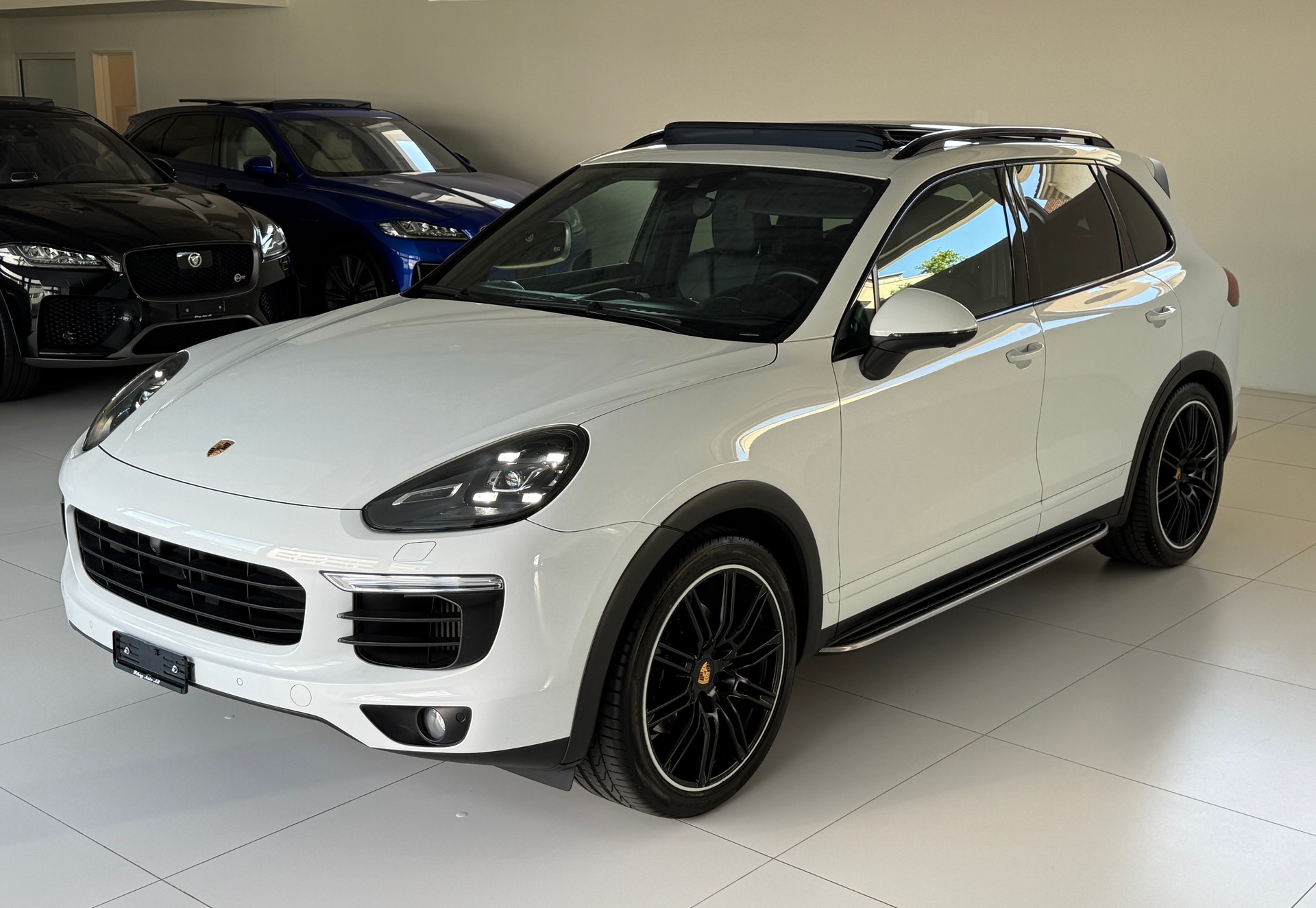 PORSCHE Cayenne Diesel Platinum Edition ***CH-Fahrzeug aus 1. Hand***Panoramadach***Luftfederung***-image-3