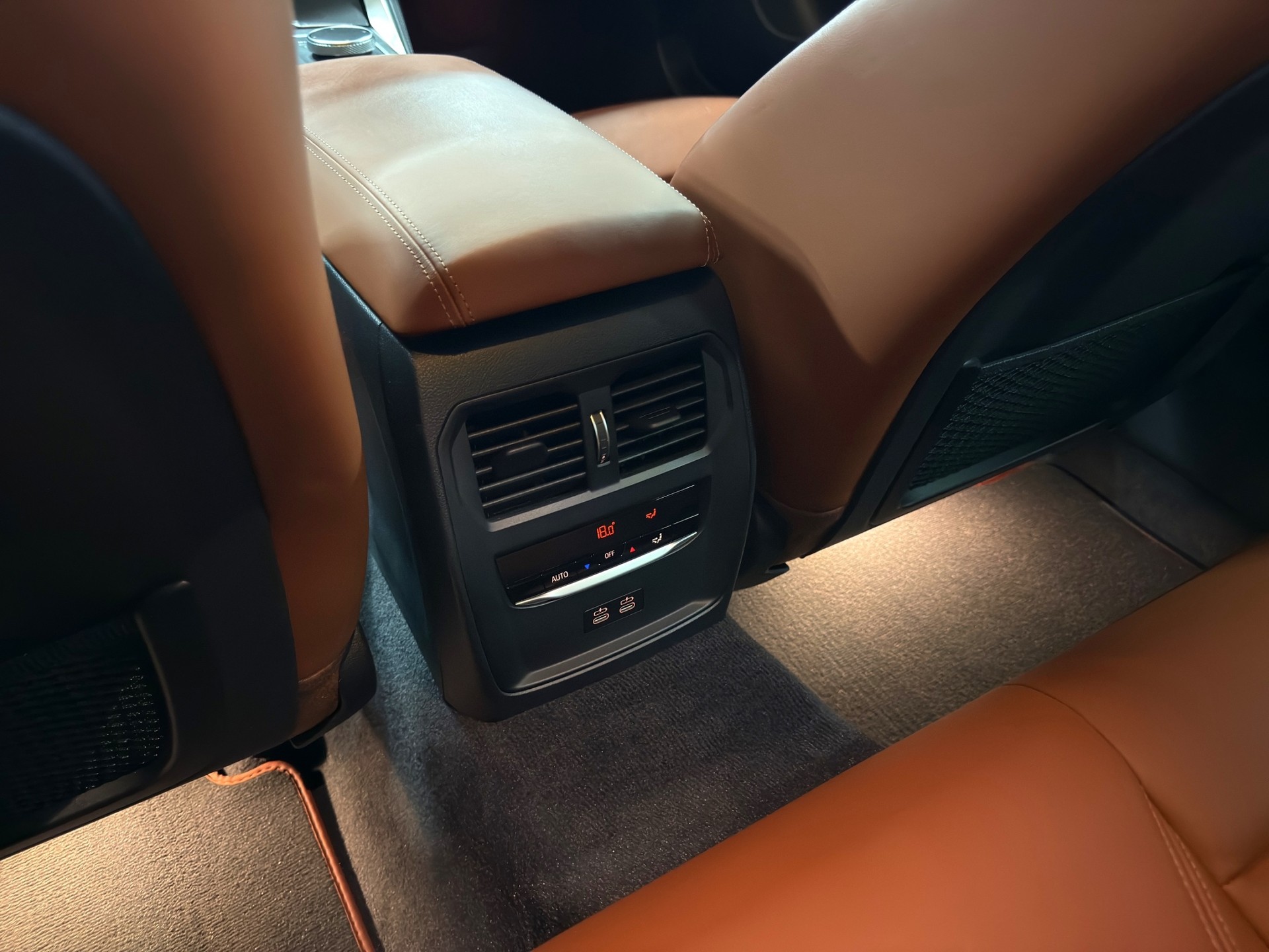 BMW M440i xDrive 48V Gran Coupé Steptronic-image-24