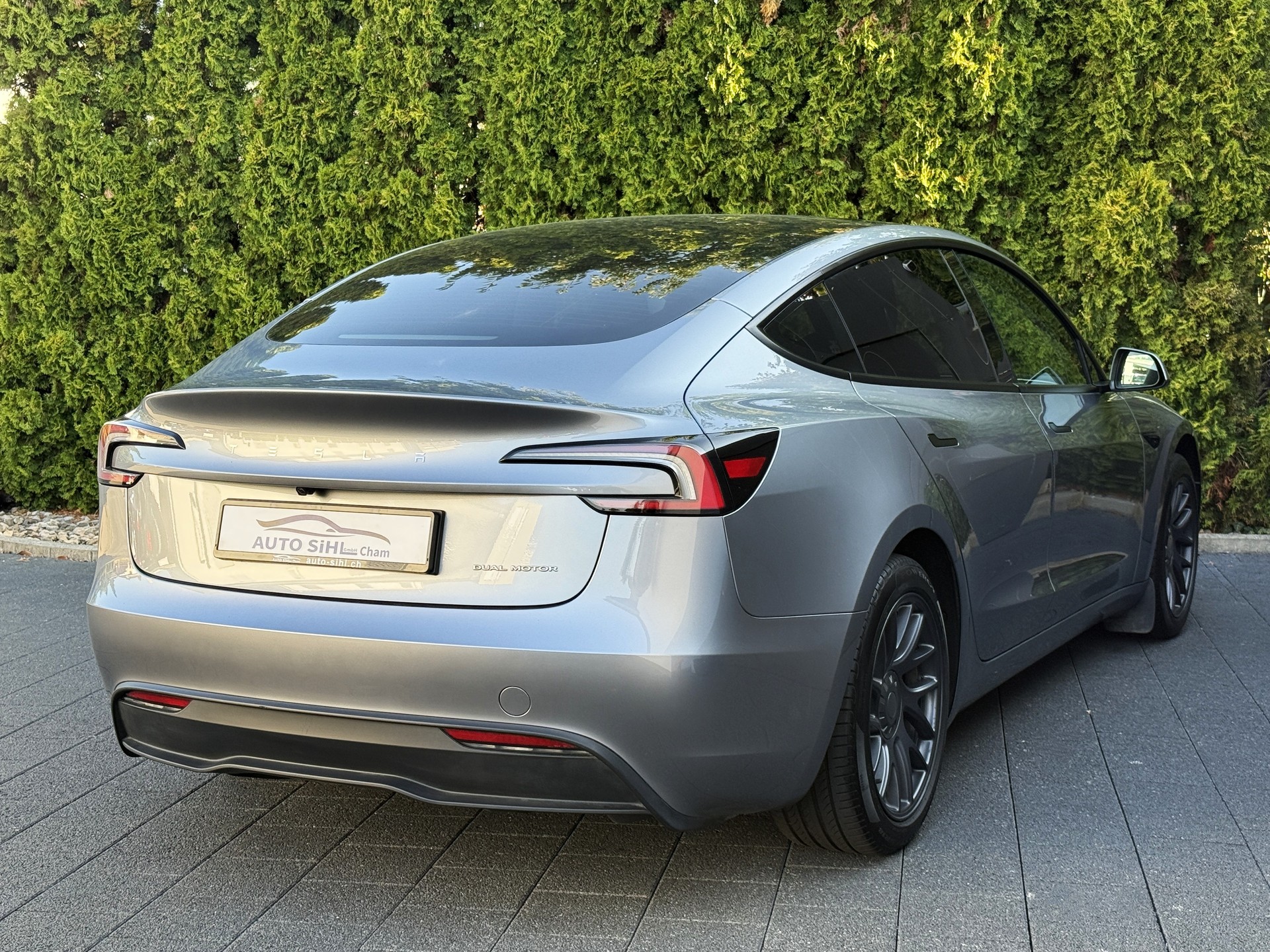 TESLA Model 3 Long Range Dual Motor AWD / Neues Modell-image-15