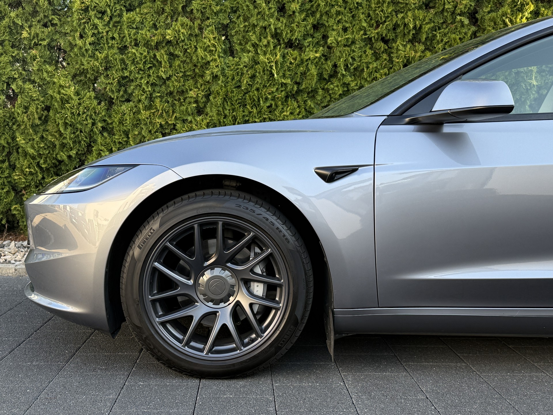 TESLA Model 3 Long Range Dual Motor AWD / Neues Modell-image-7